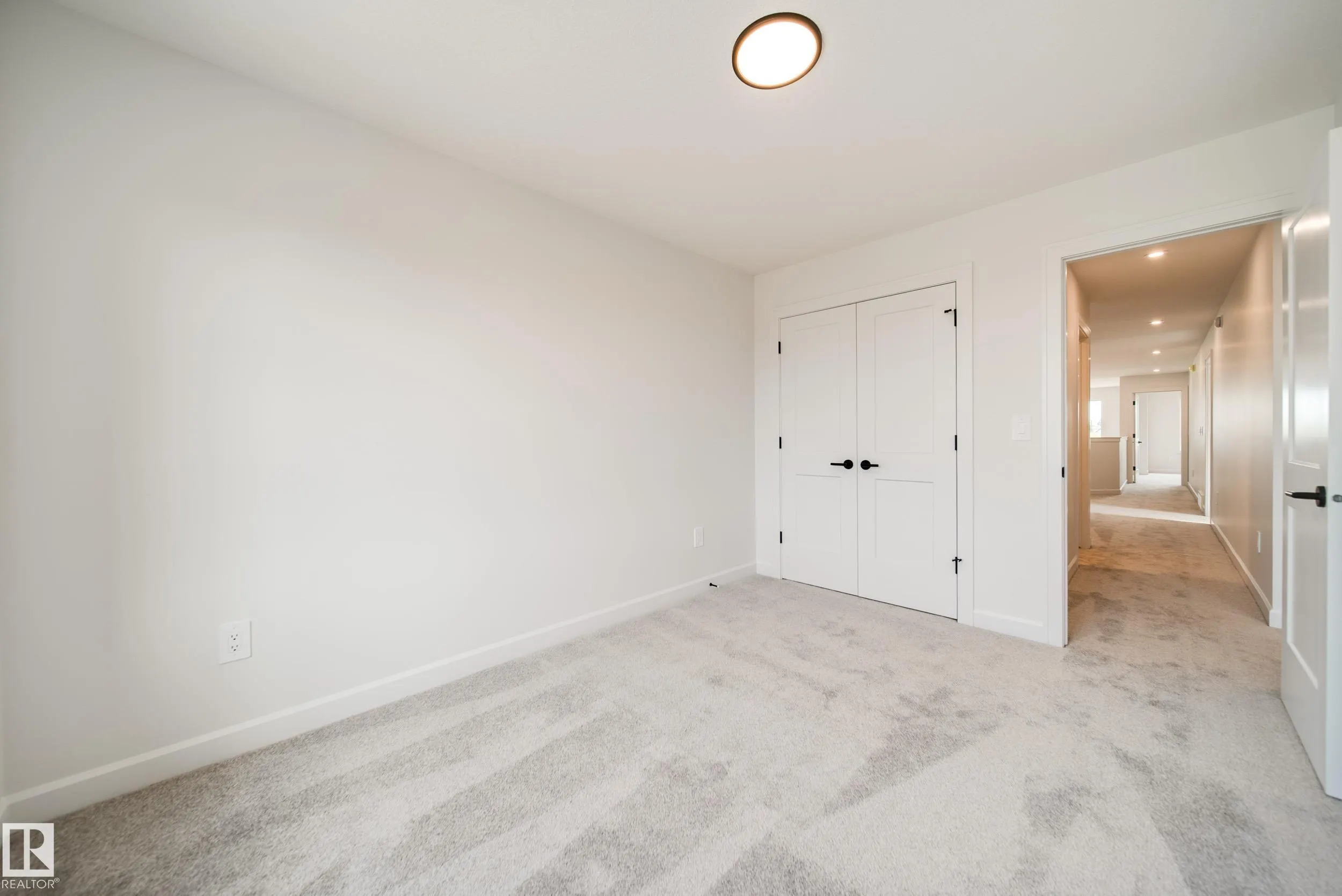 67 Chartres Close