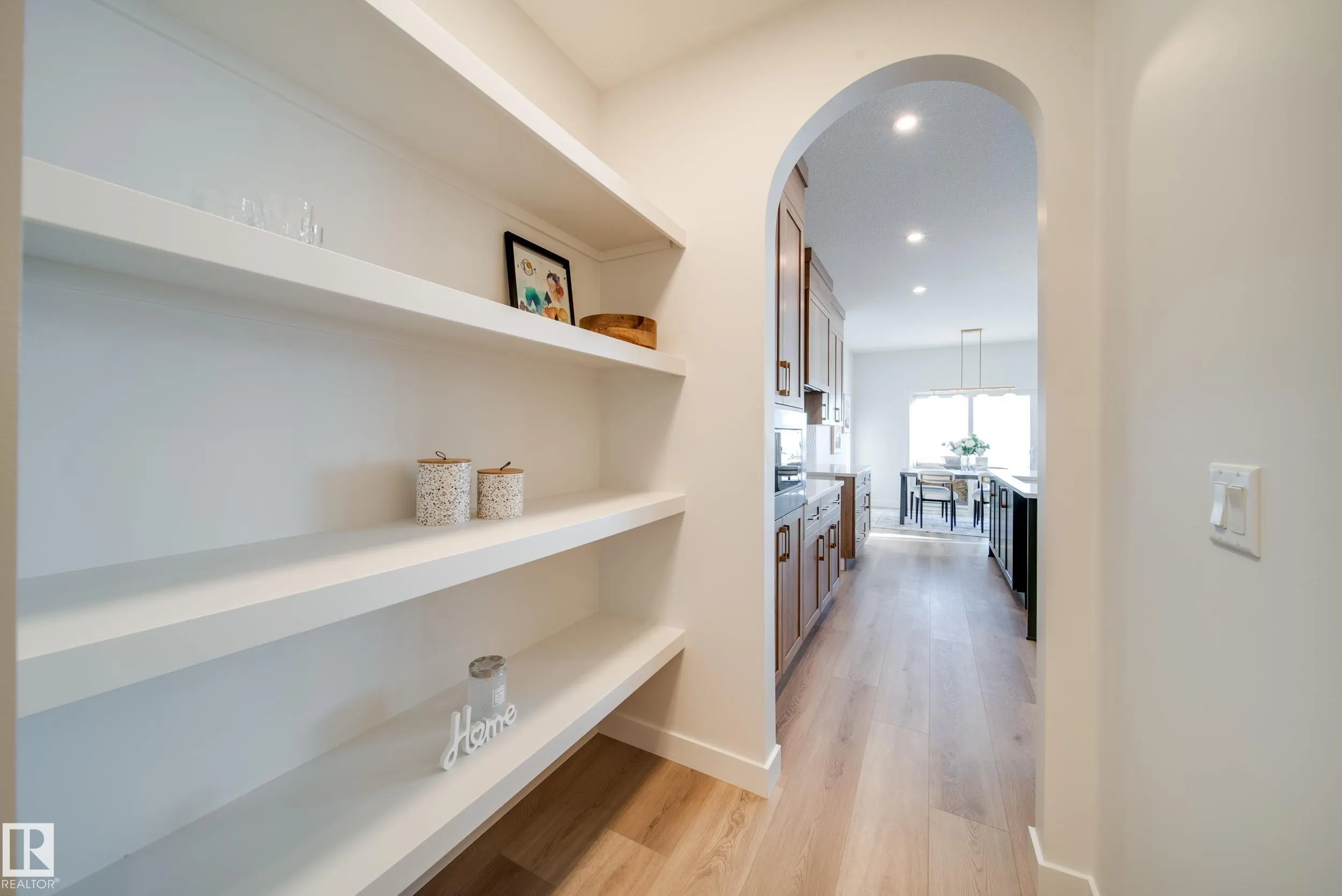 67 Chartres Close