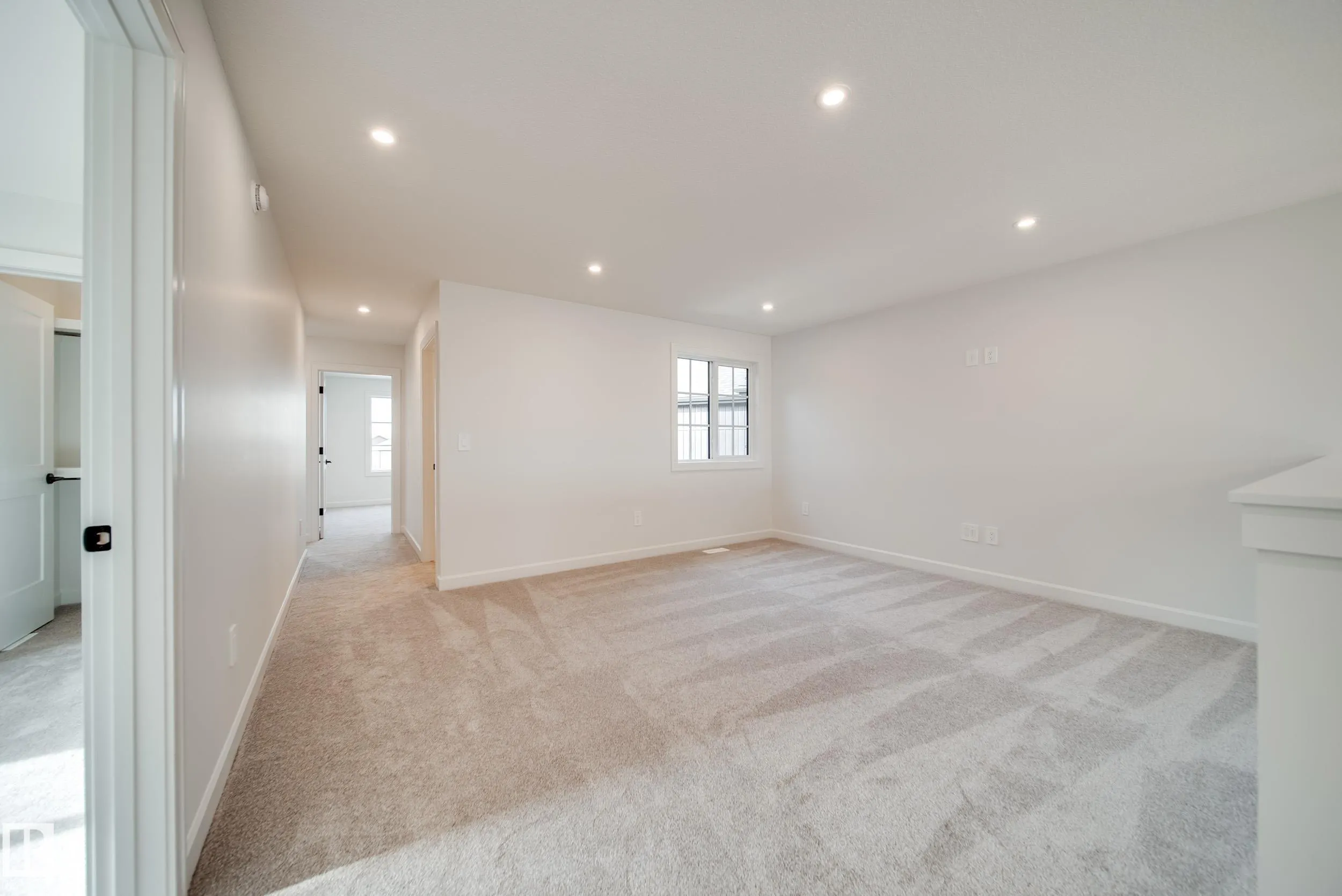 67 Chartres Close