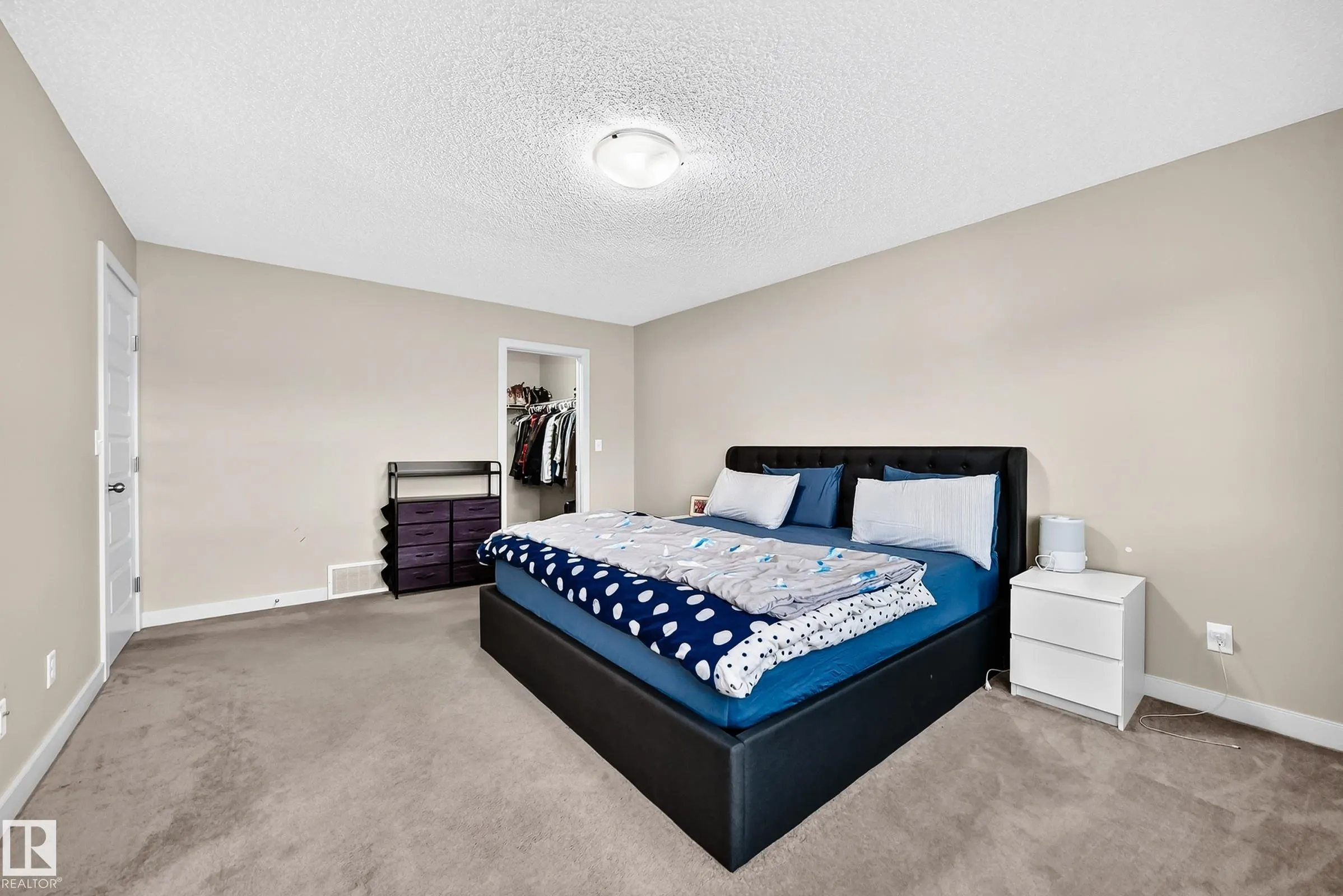 1673 CUNNINGHAM Way