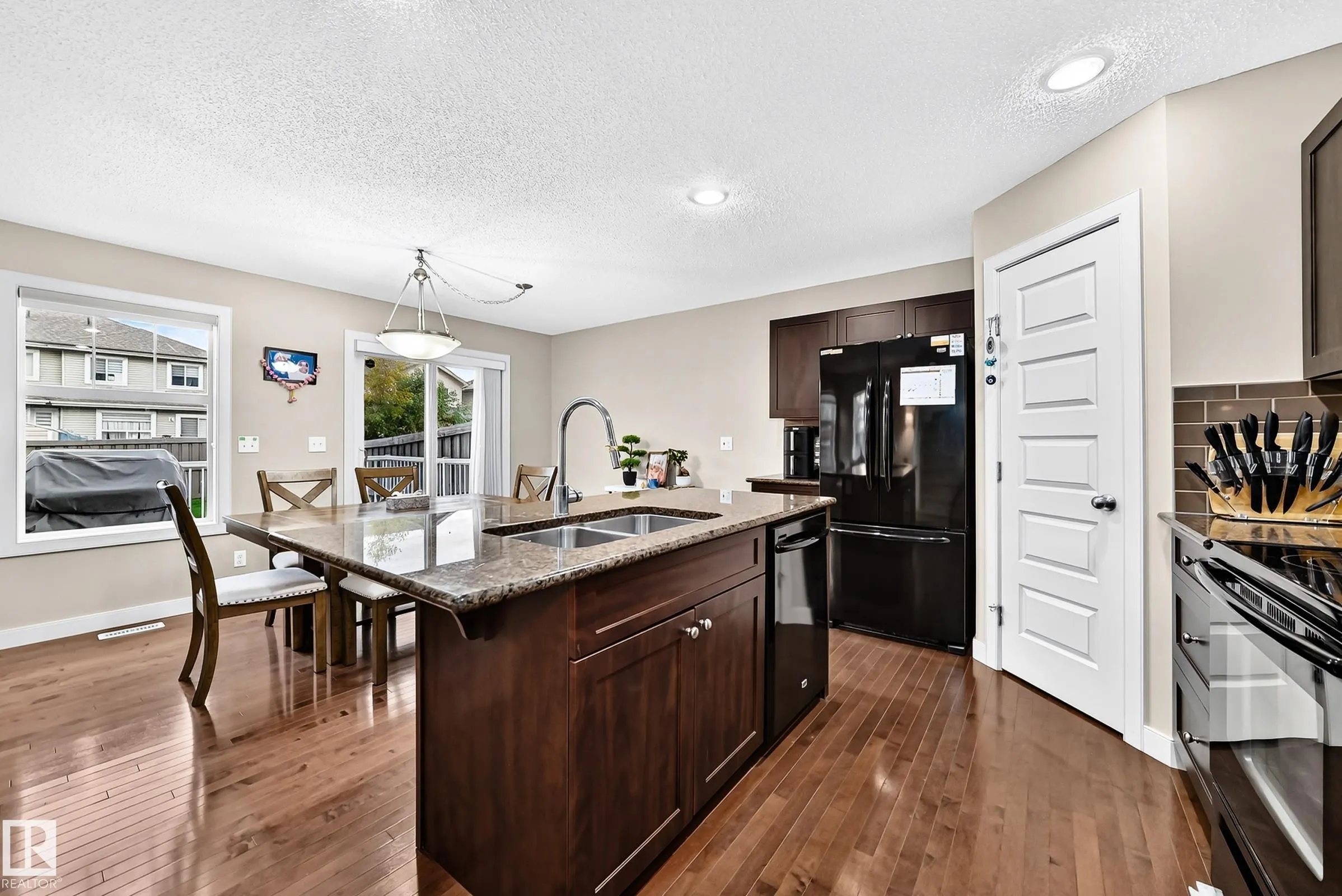 1673 CUNNINGHAM Way