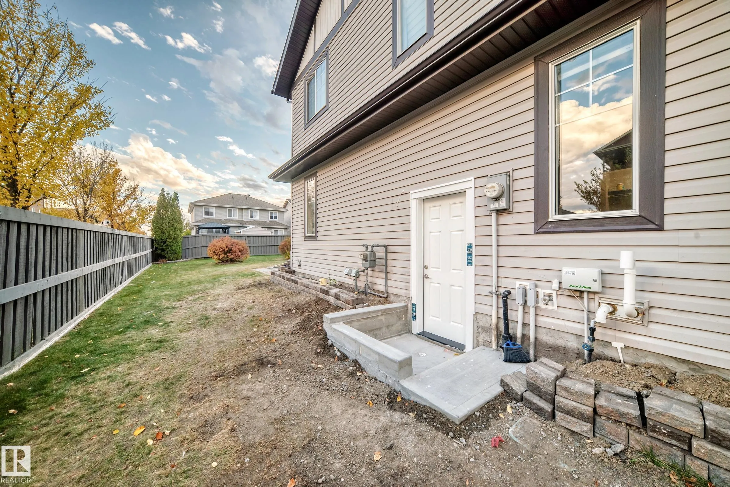 1673 CUNNINGHAM Way