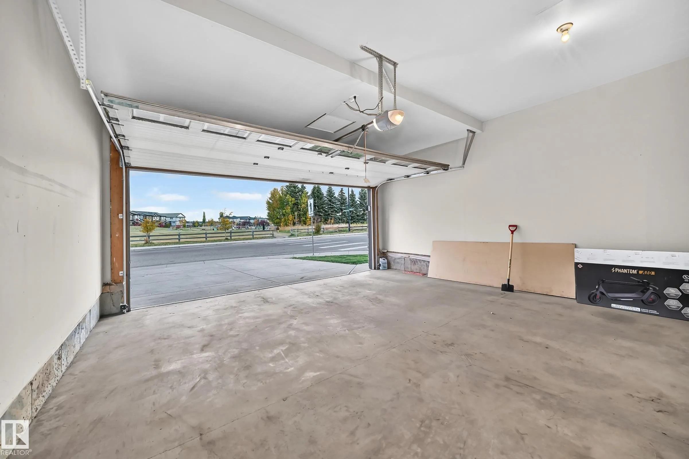 1673 CUNNINGHAM Way