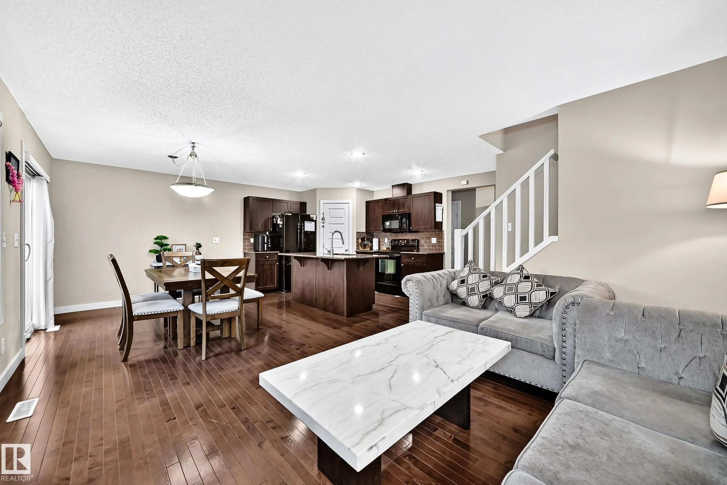 1673 CUNNINGHAM Way