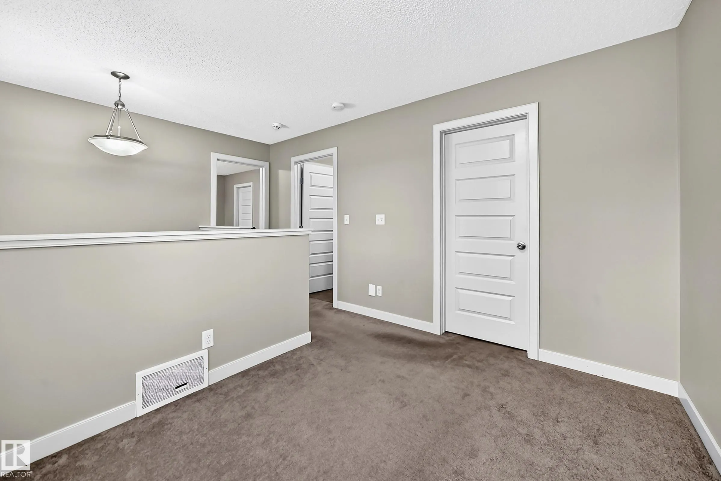 1673 CUNNINGHAM Way