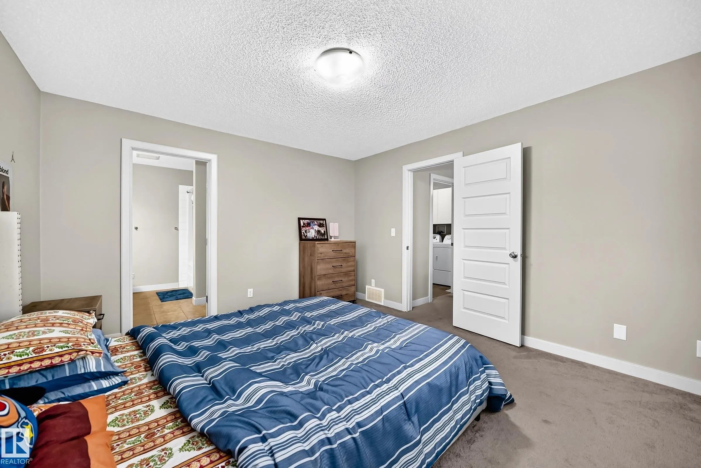 1673 CUNNINGHAM Way