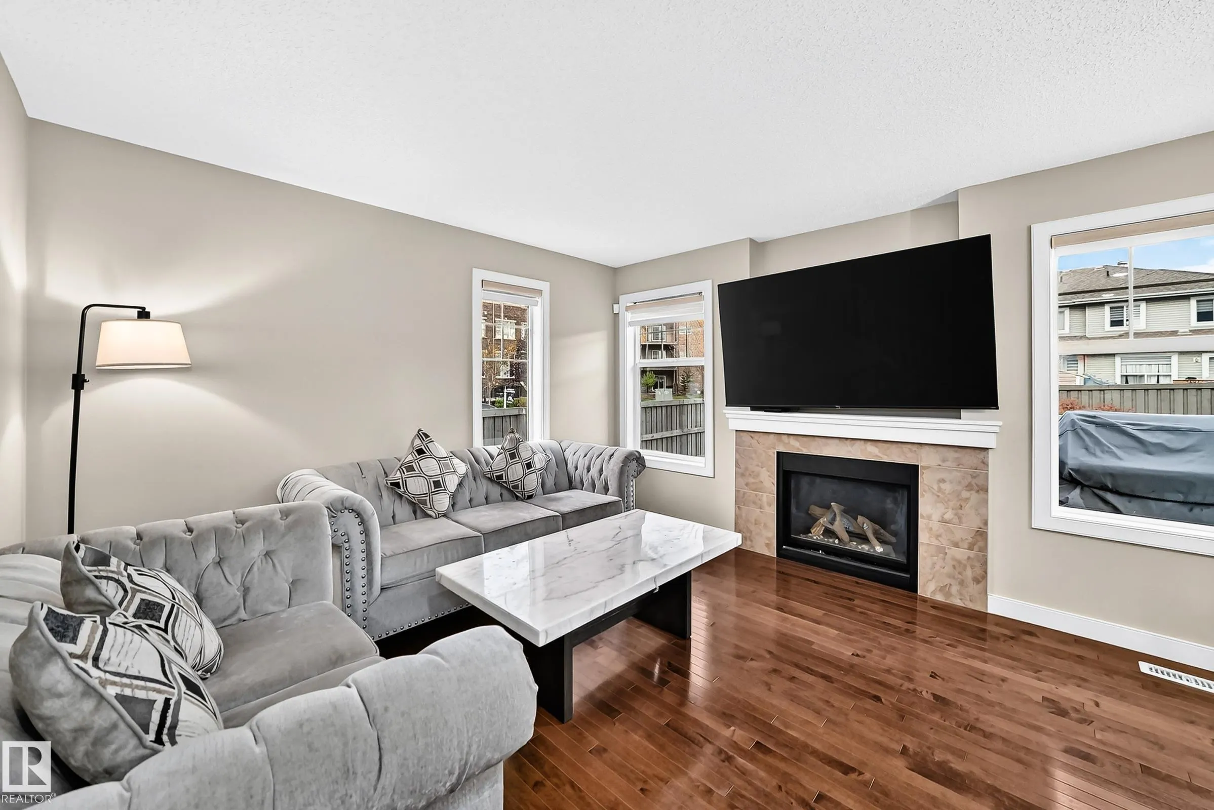 1673 CUNNINGHAM Way