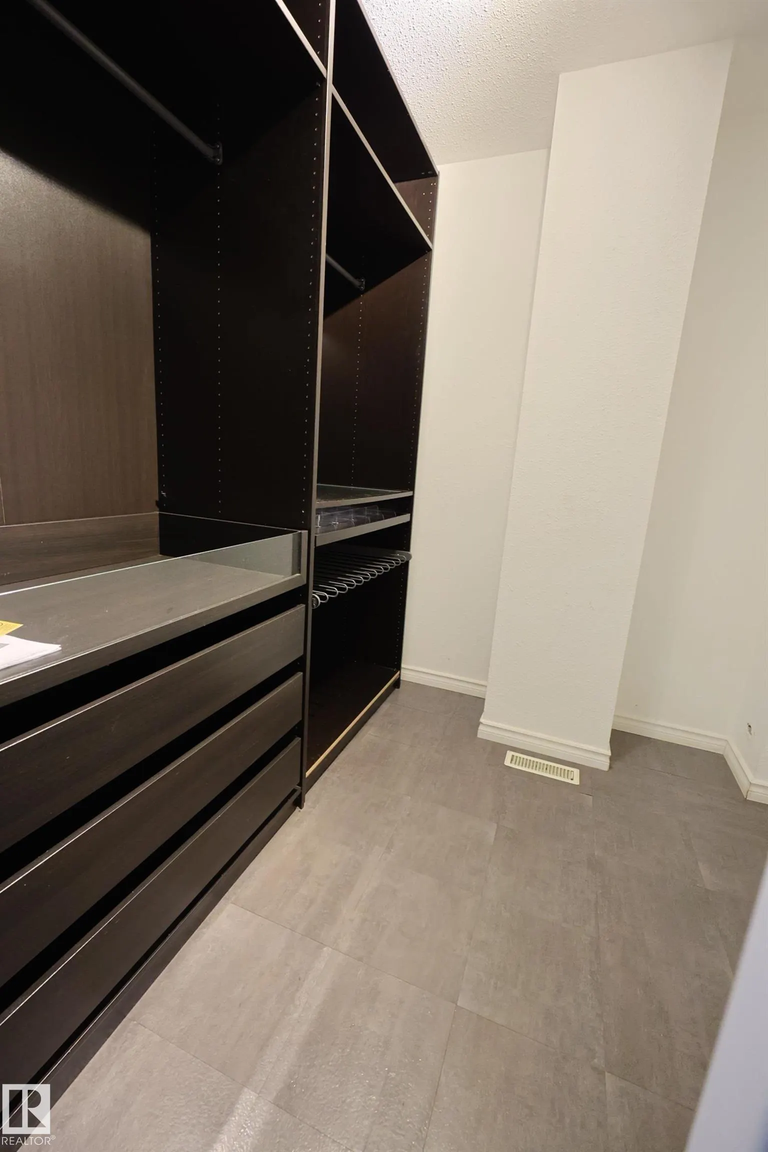 3327 STE. ANNE Trail