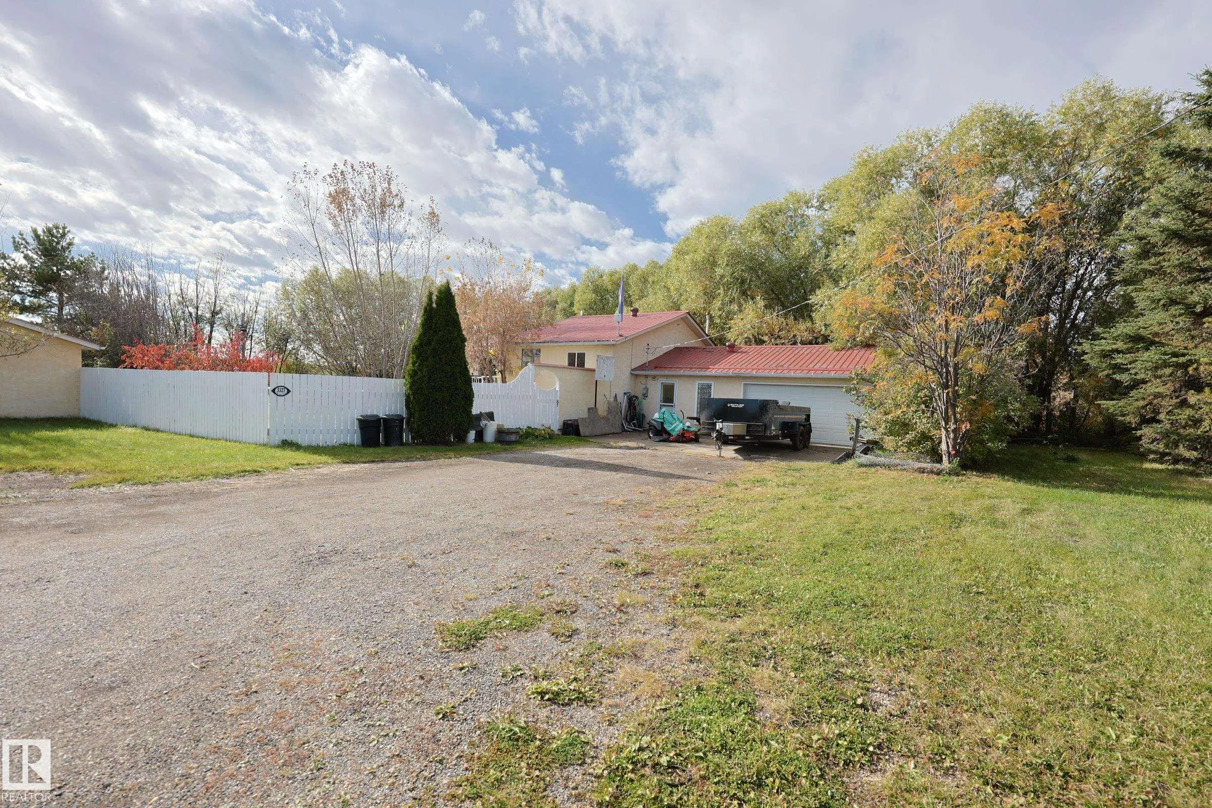 3327 STE. ANNE Trail