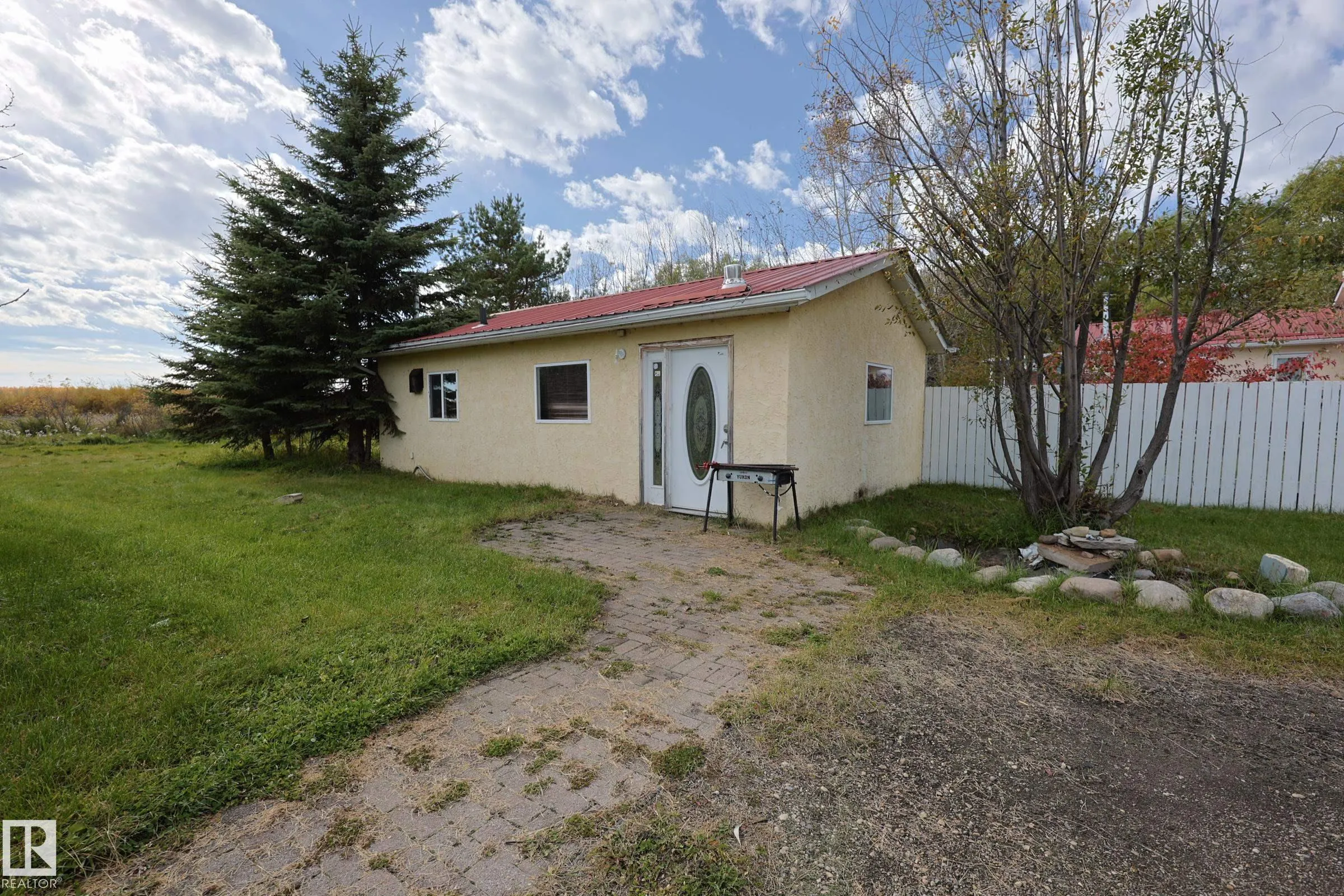 3327 STE. ANNE Trail