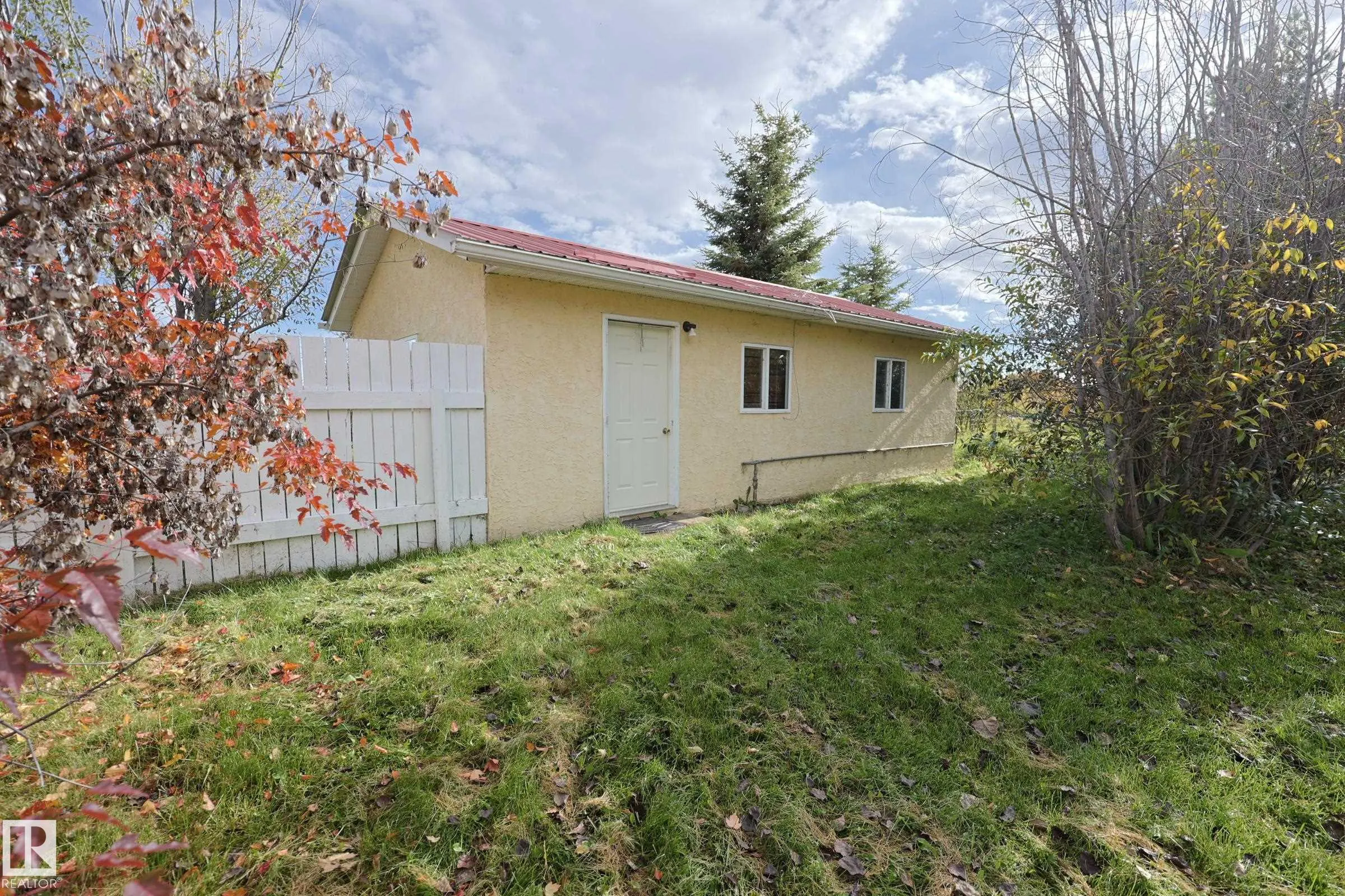 3327 STE. ANNE Trail
