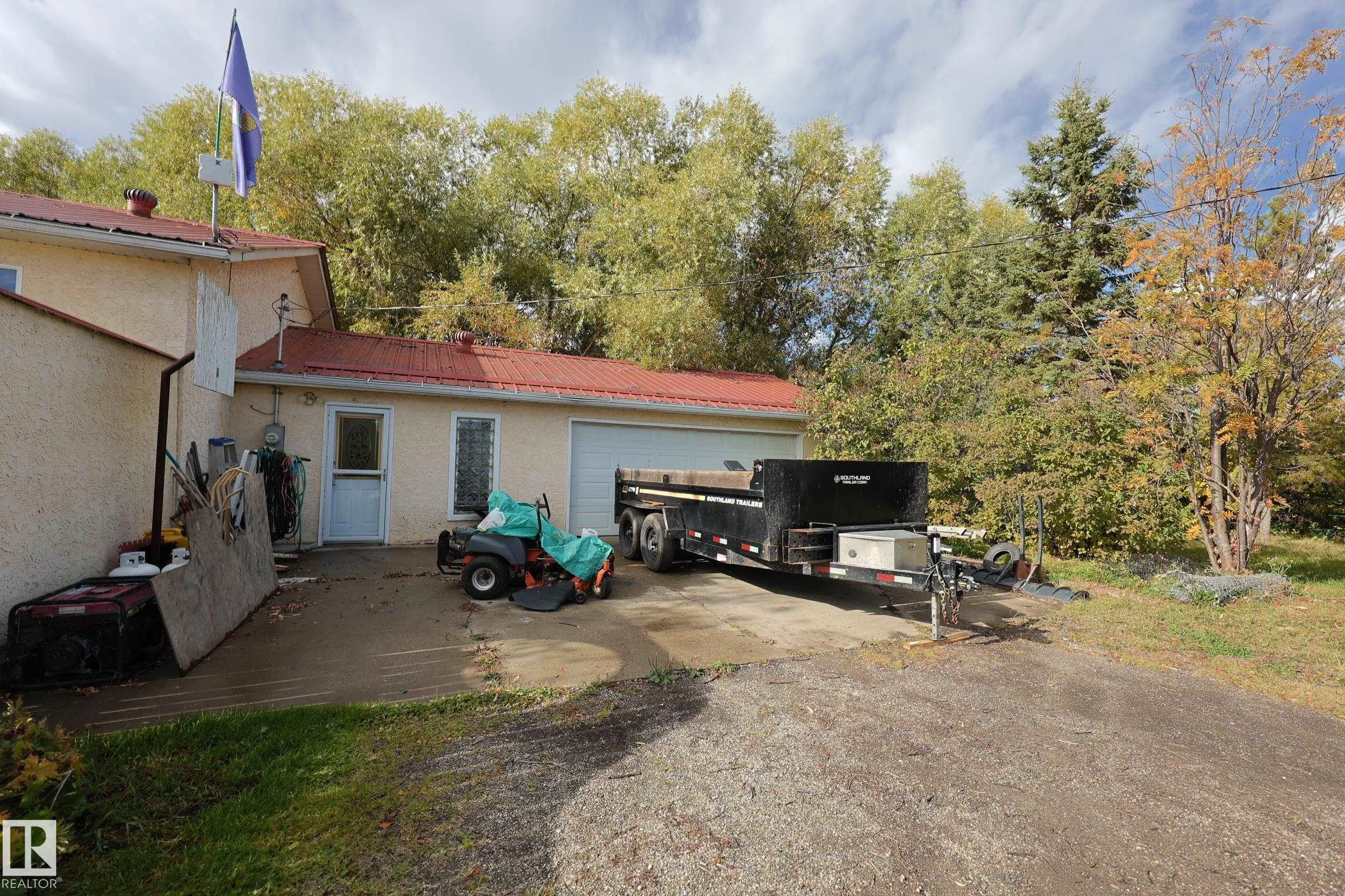 3327 STE. ANNE Trail