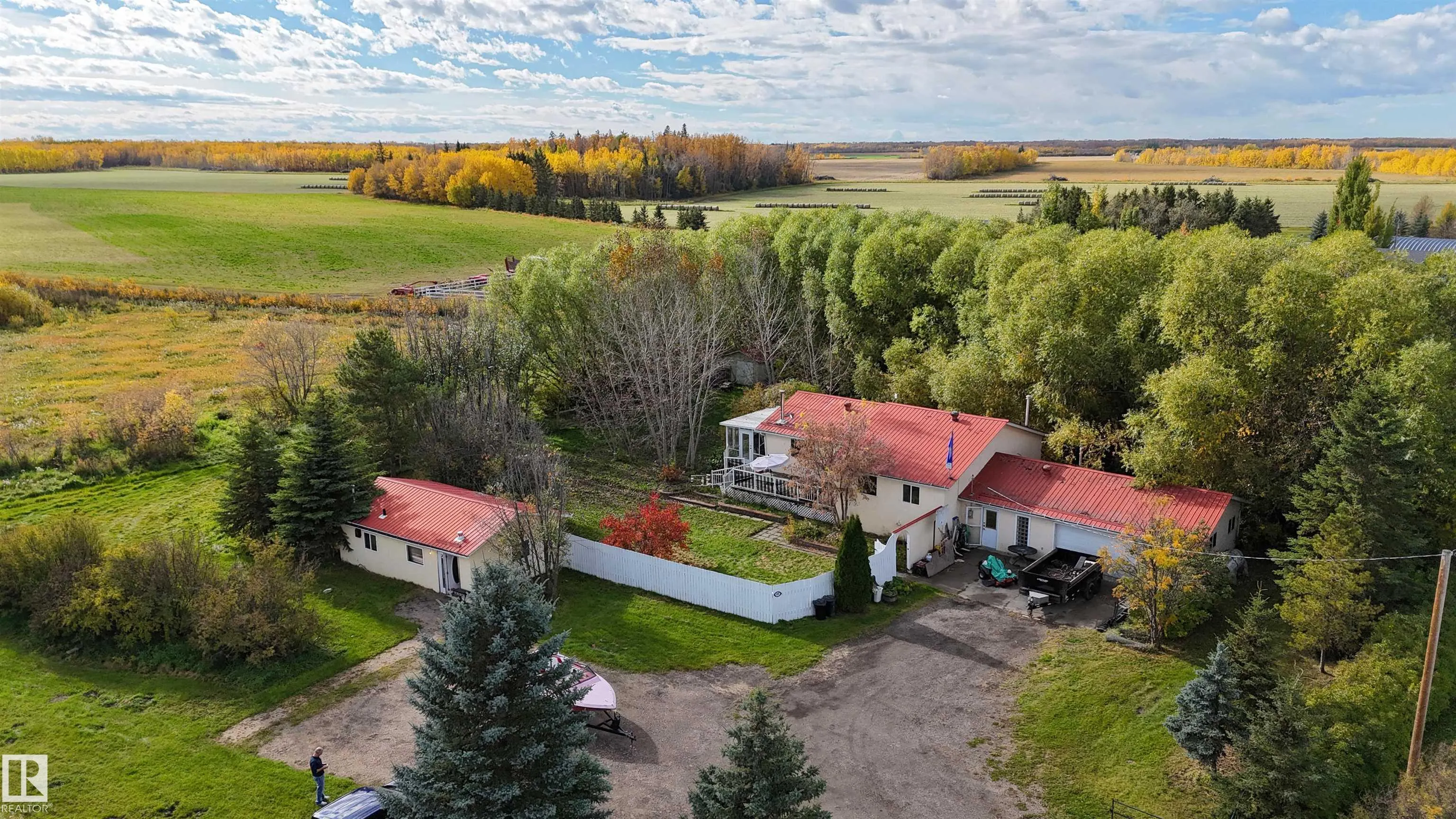 3327 STE. ANNE Trail