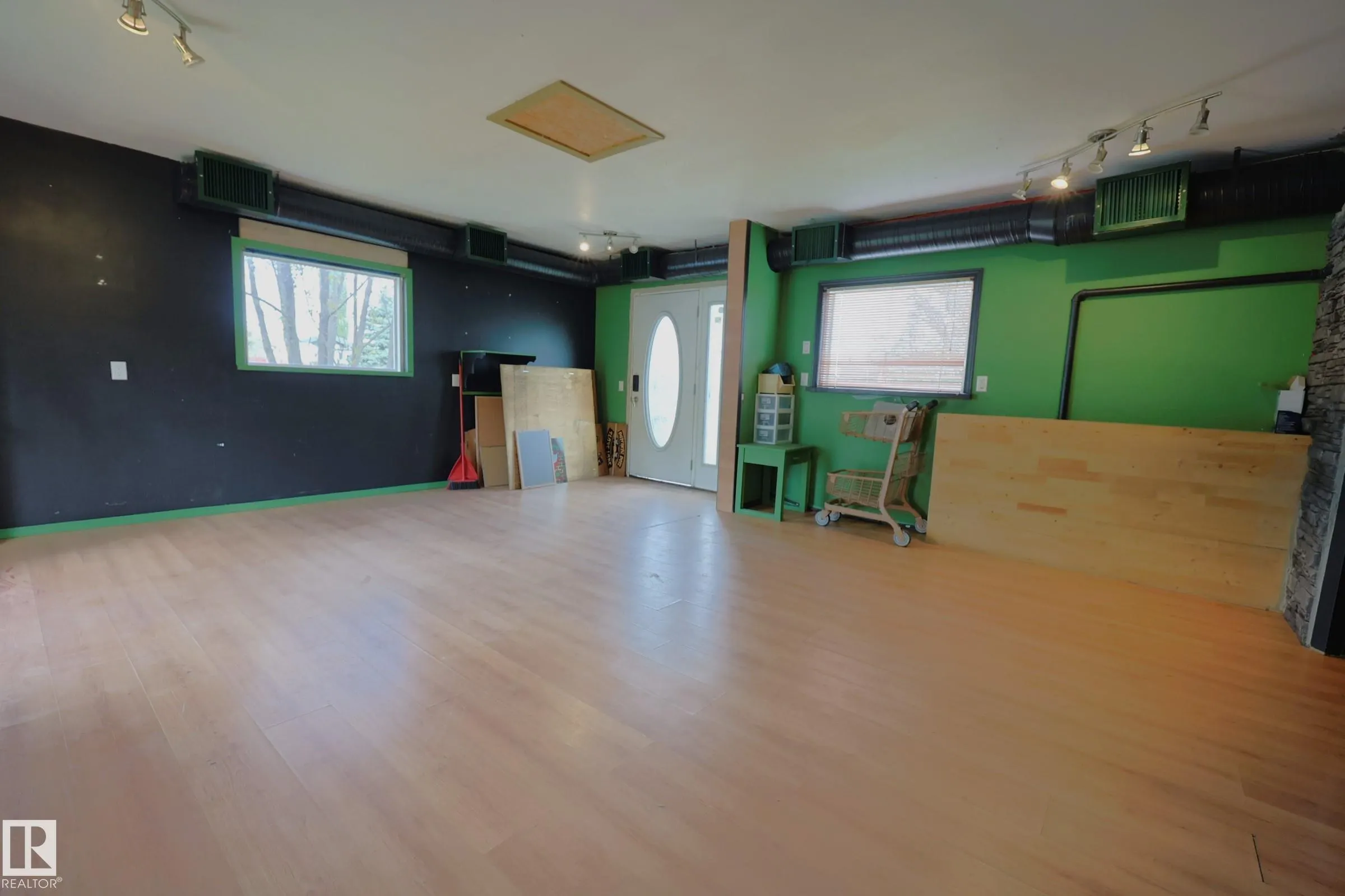 3327 STE. ANNE Trail
