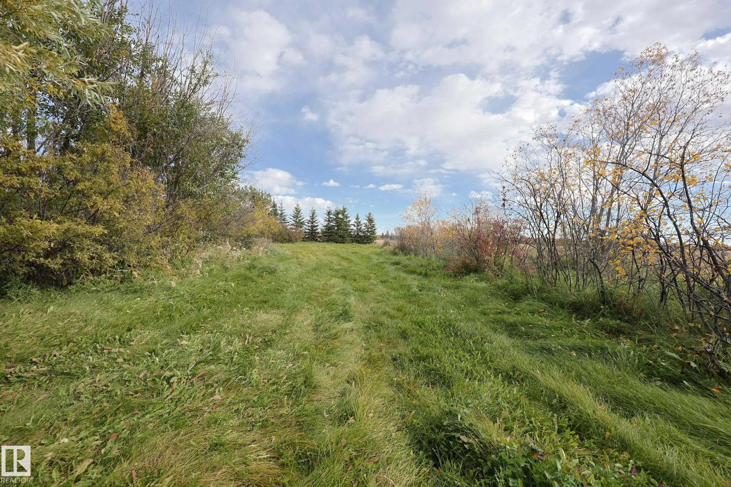 3327 STE. ANNE Trail