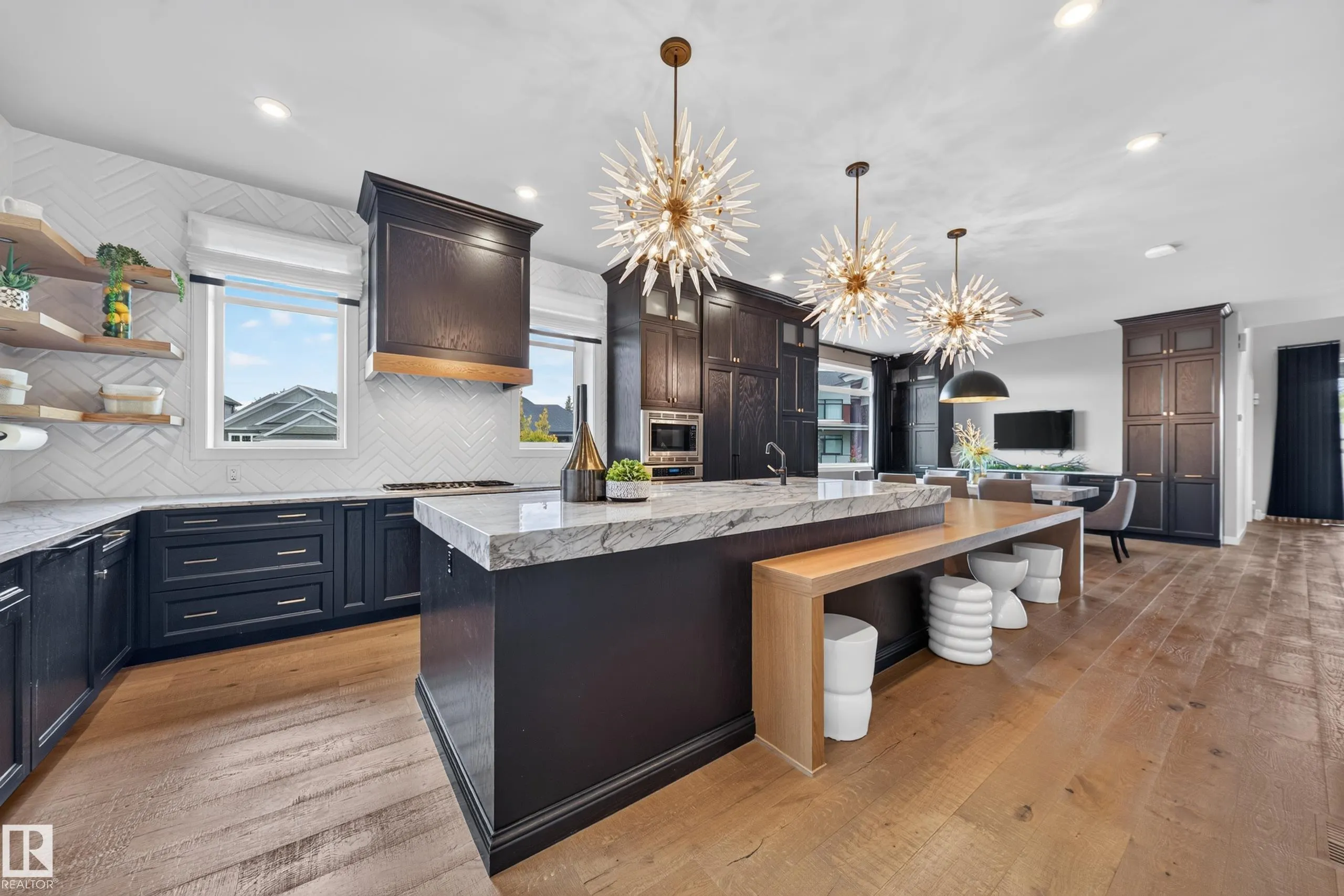 5530 CHEGWIN Point(e)