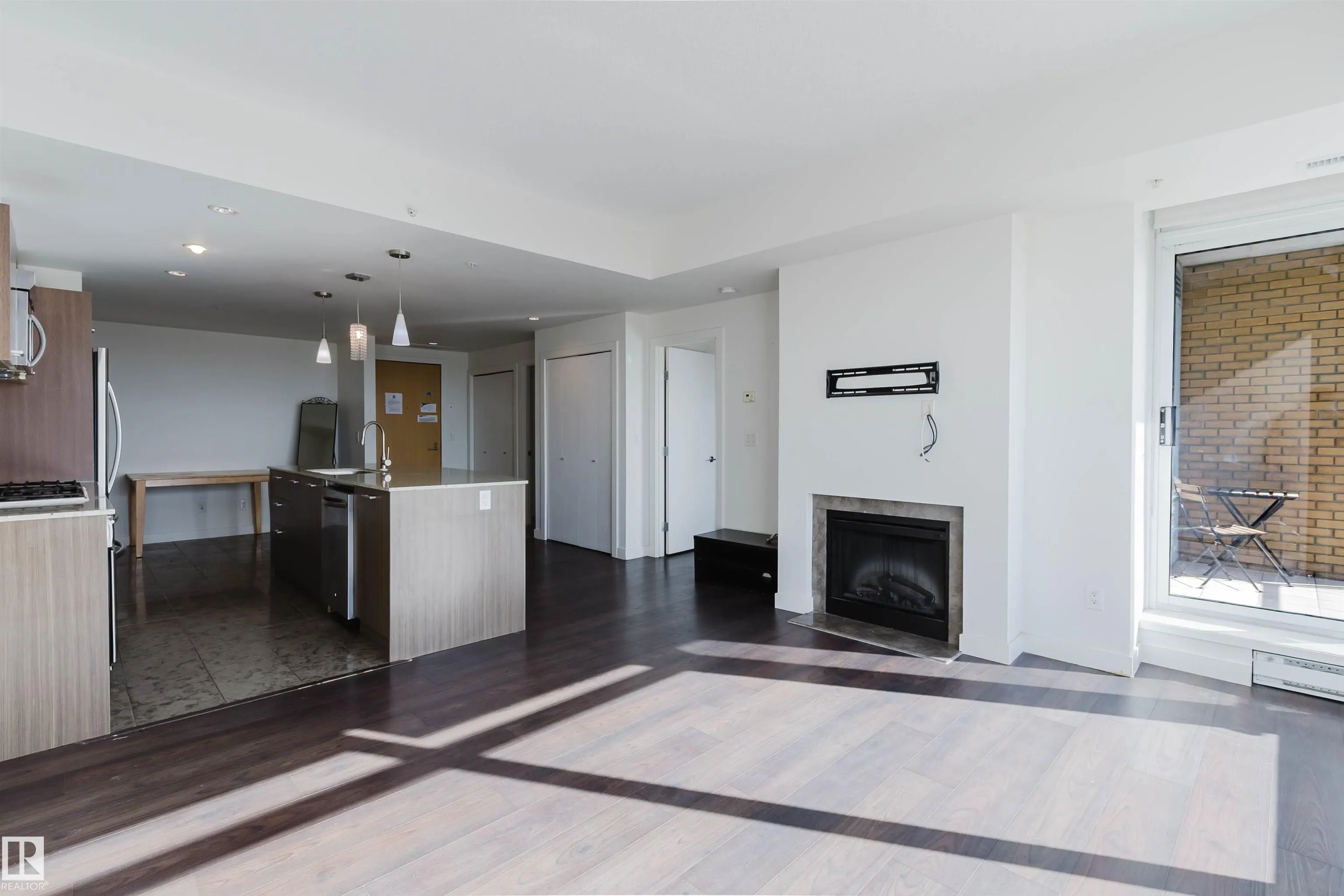 2504 109 Street