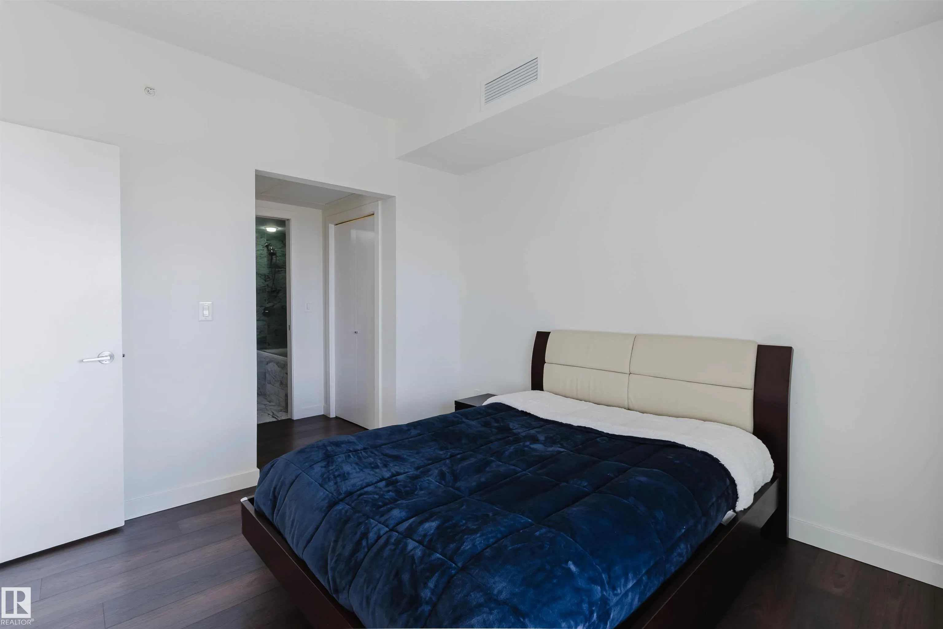 2504 109 Street