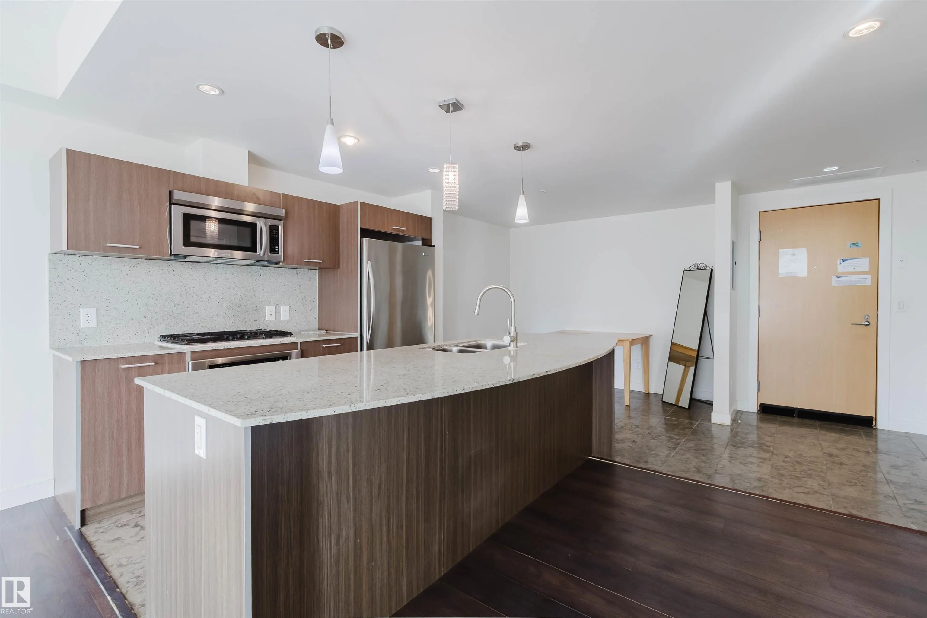 2504 109 Street