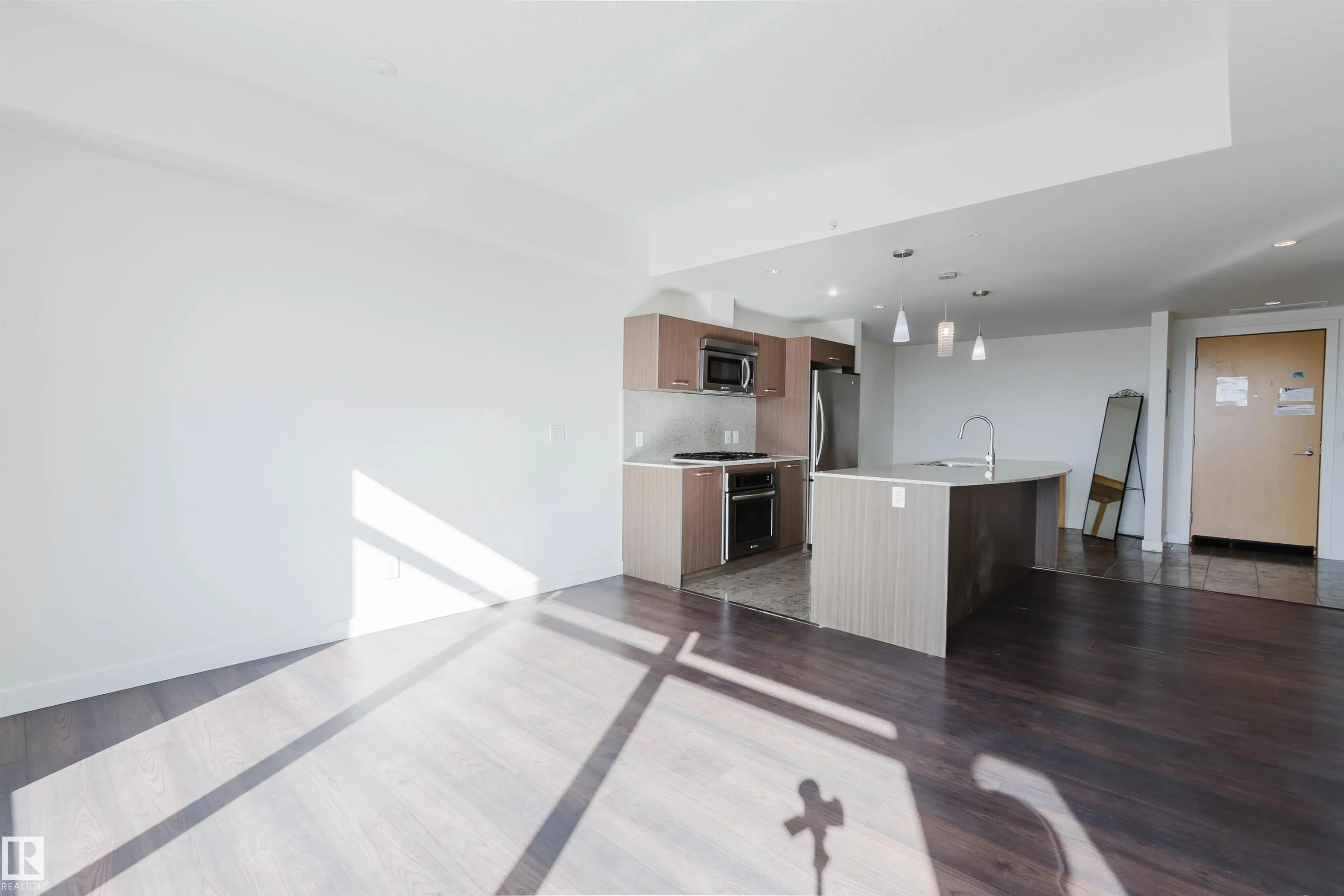 2504 109 Street