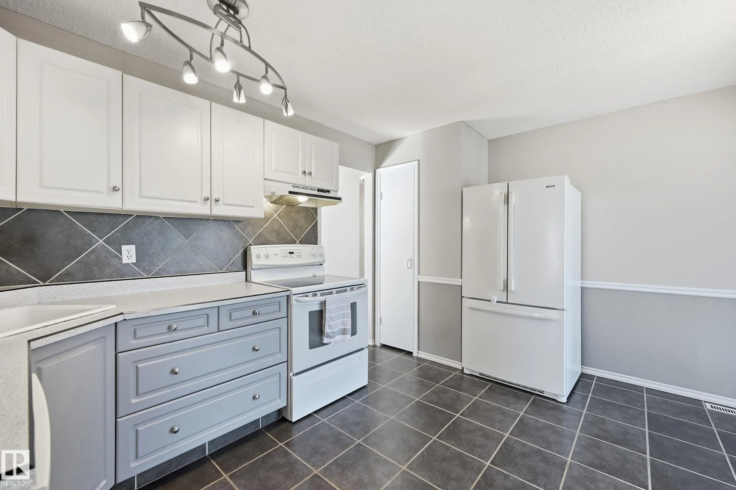 74 ASPEN Crescent