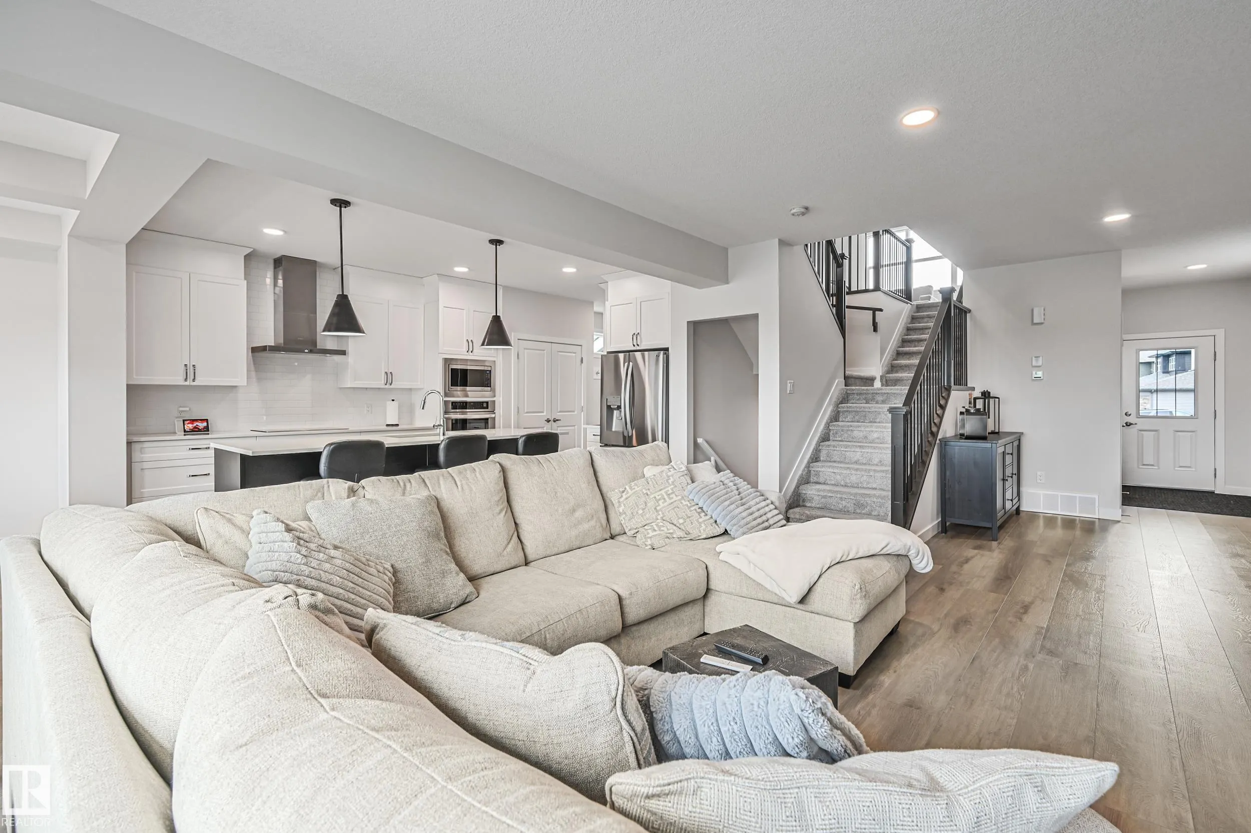 37 WILDROSE Court
