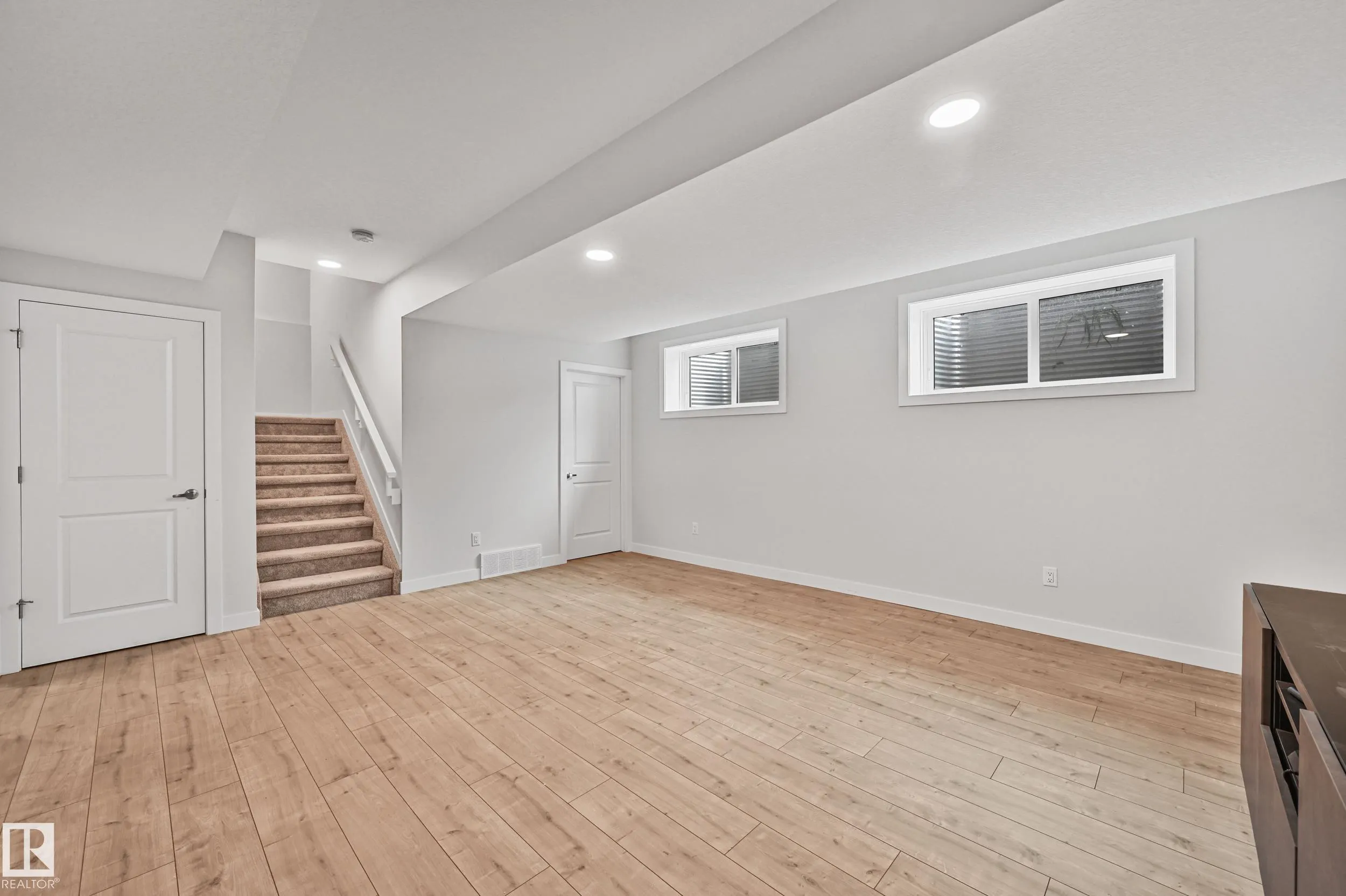 37 WILDROSE Court