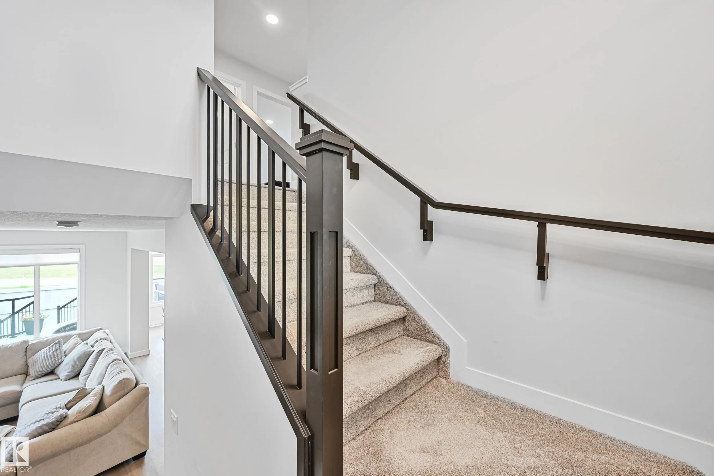 37 WILDROSE Court