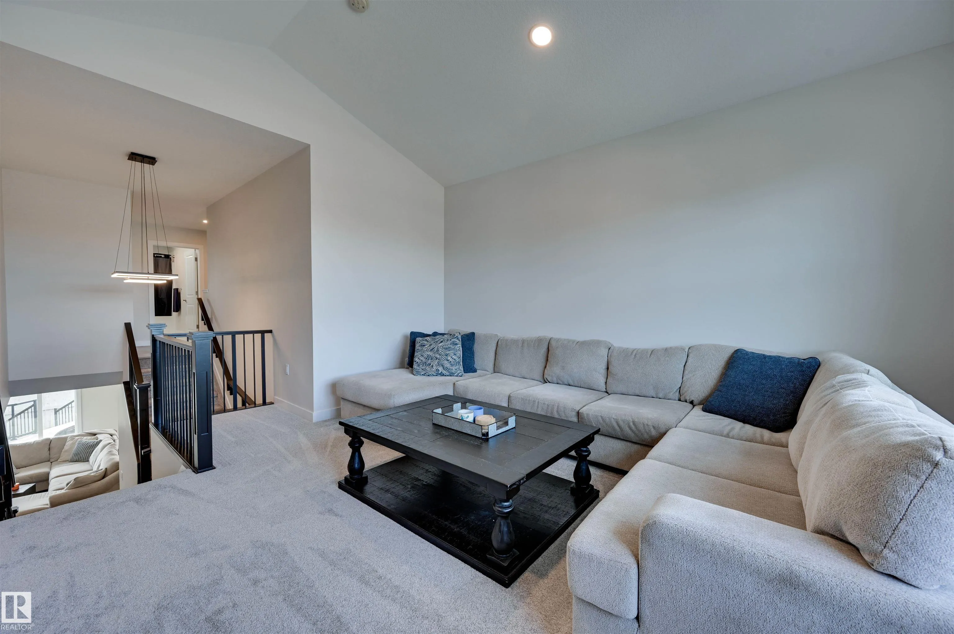 37 WILDROSE Court