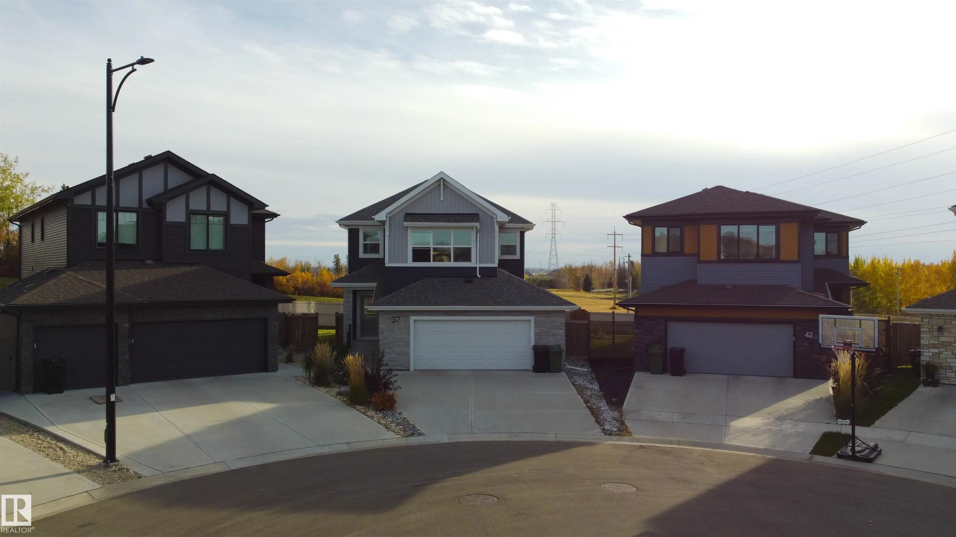 37 WILDROSE Court