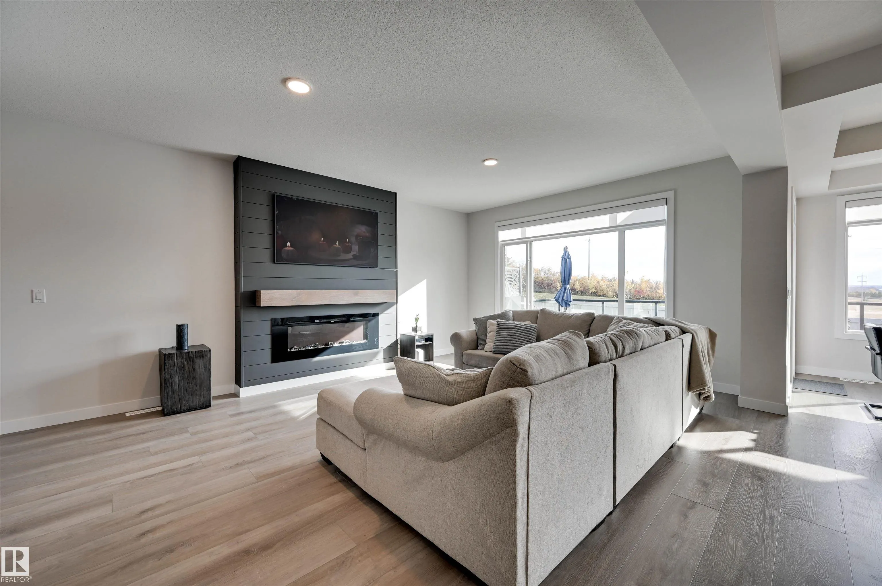 37 WILDROSE Court