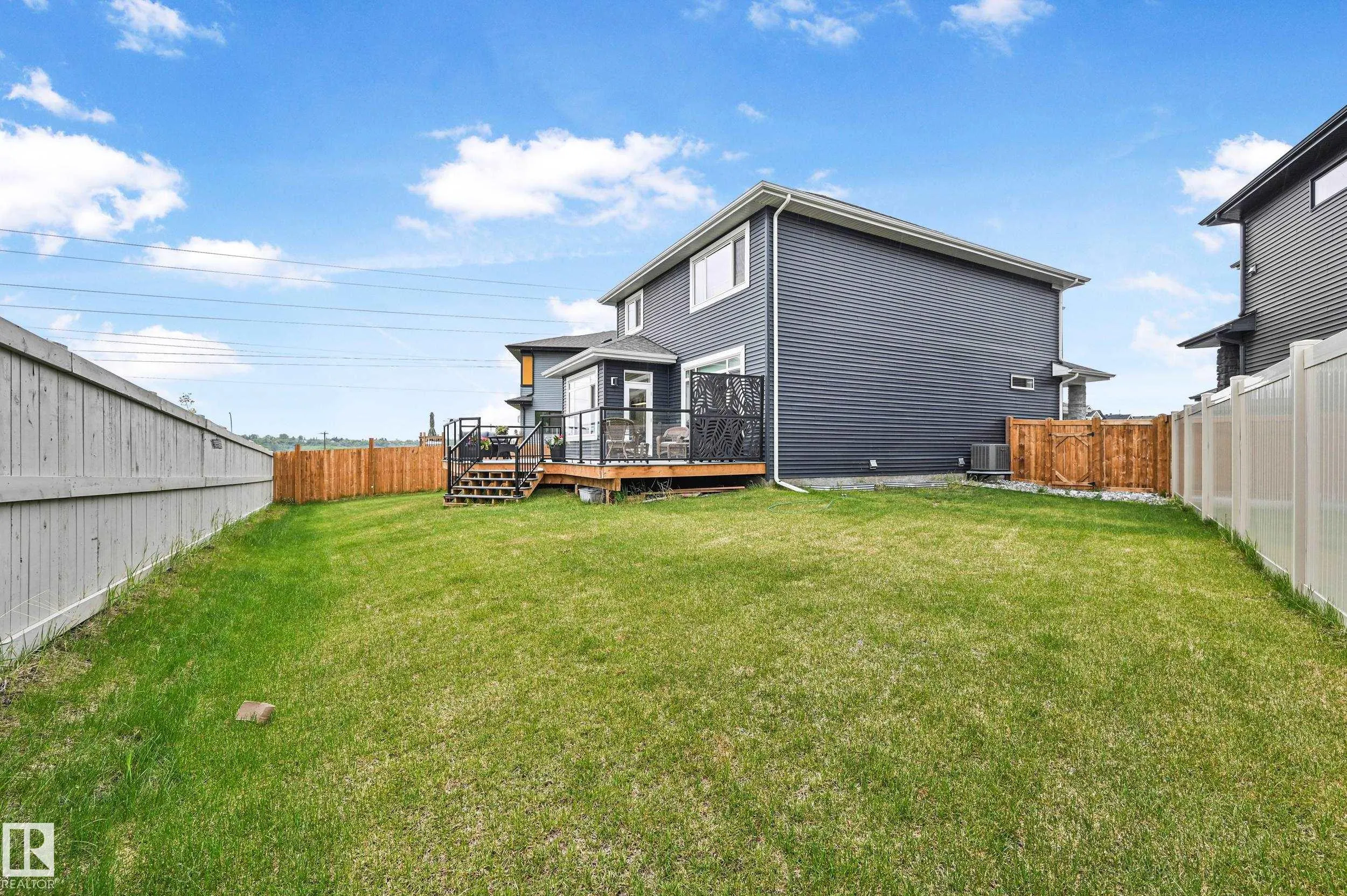 37 WILDROSE Court
