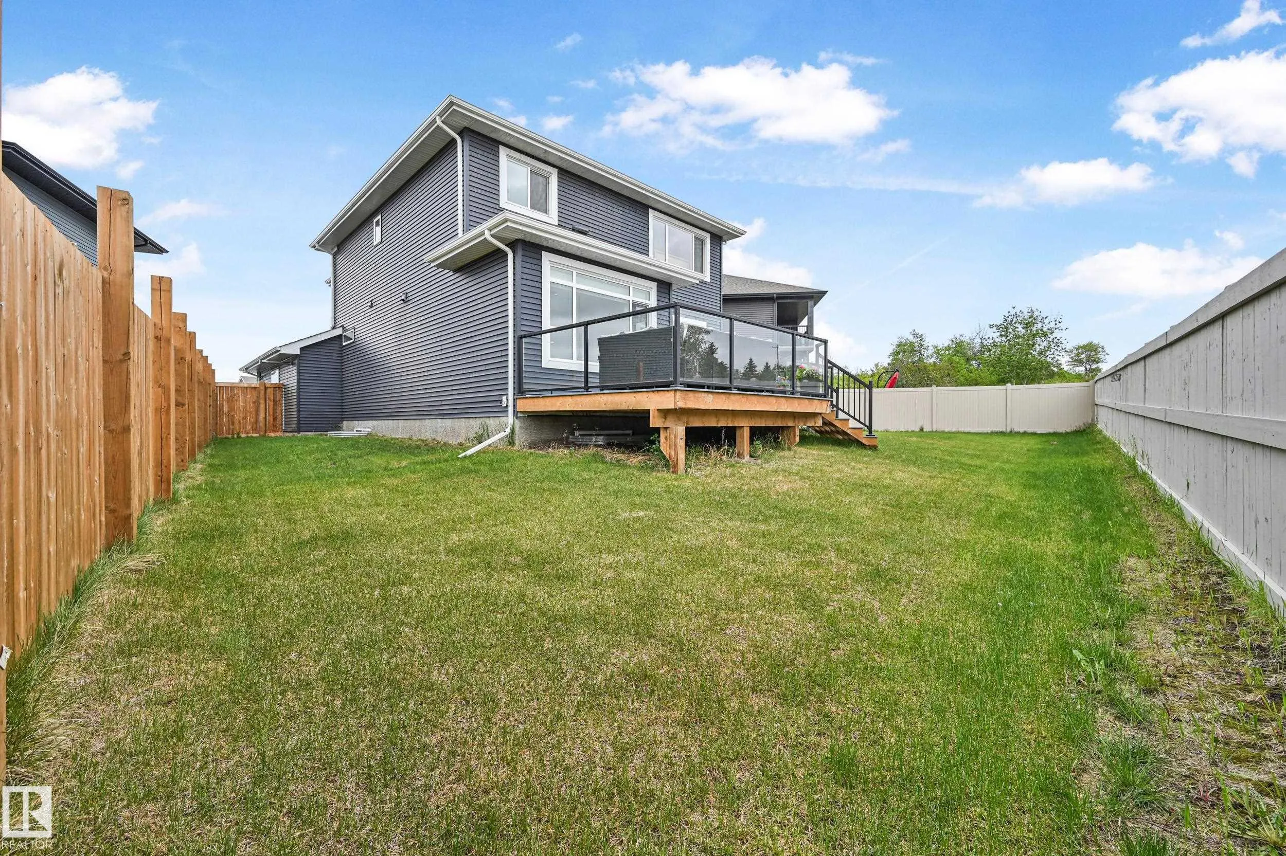 37 WILDROSE Court