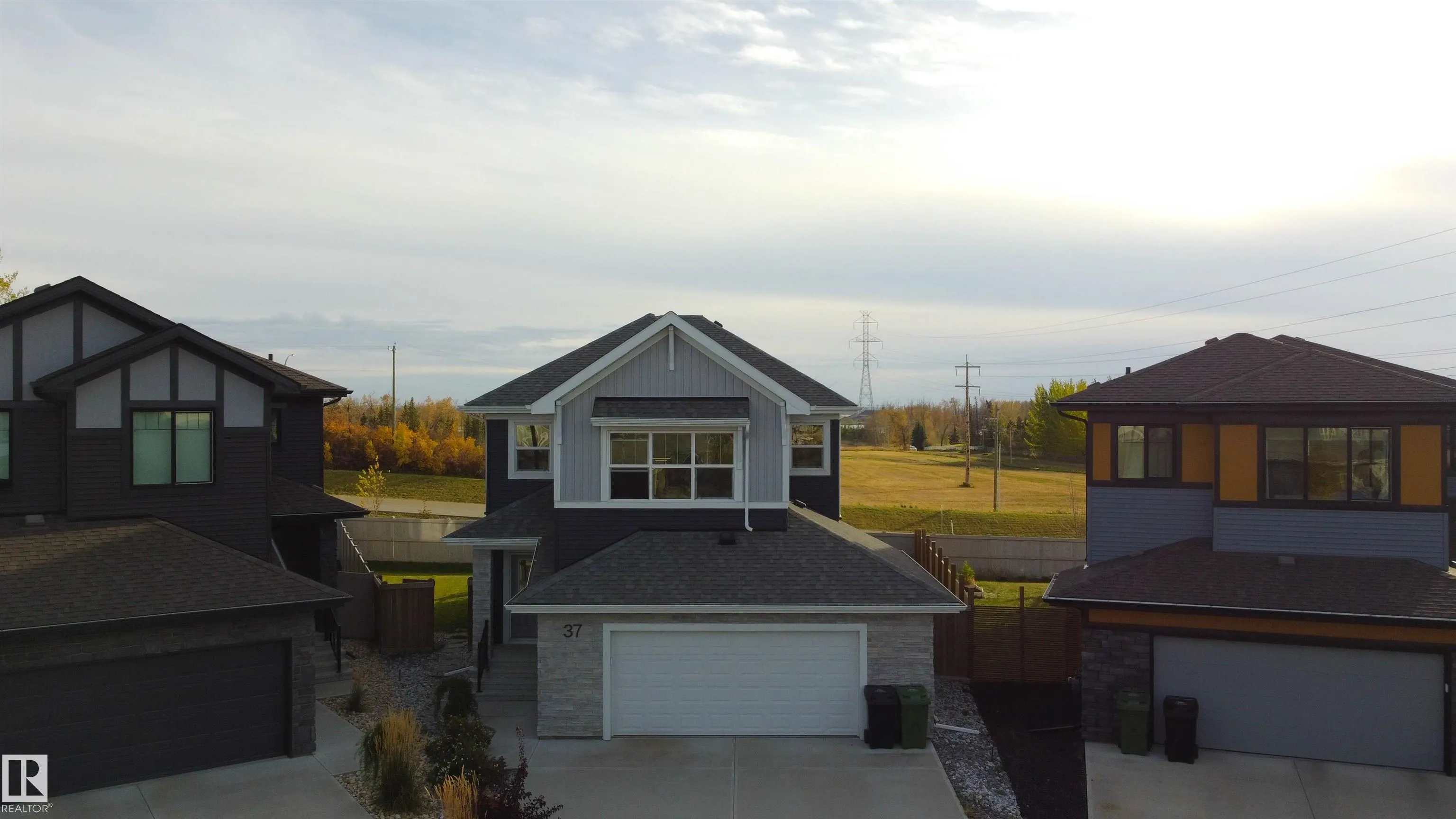 37 WILDROSE Court