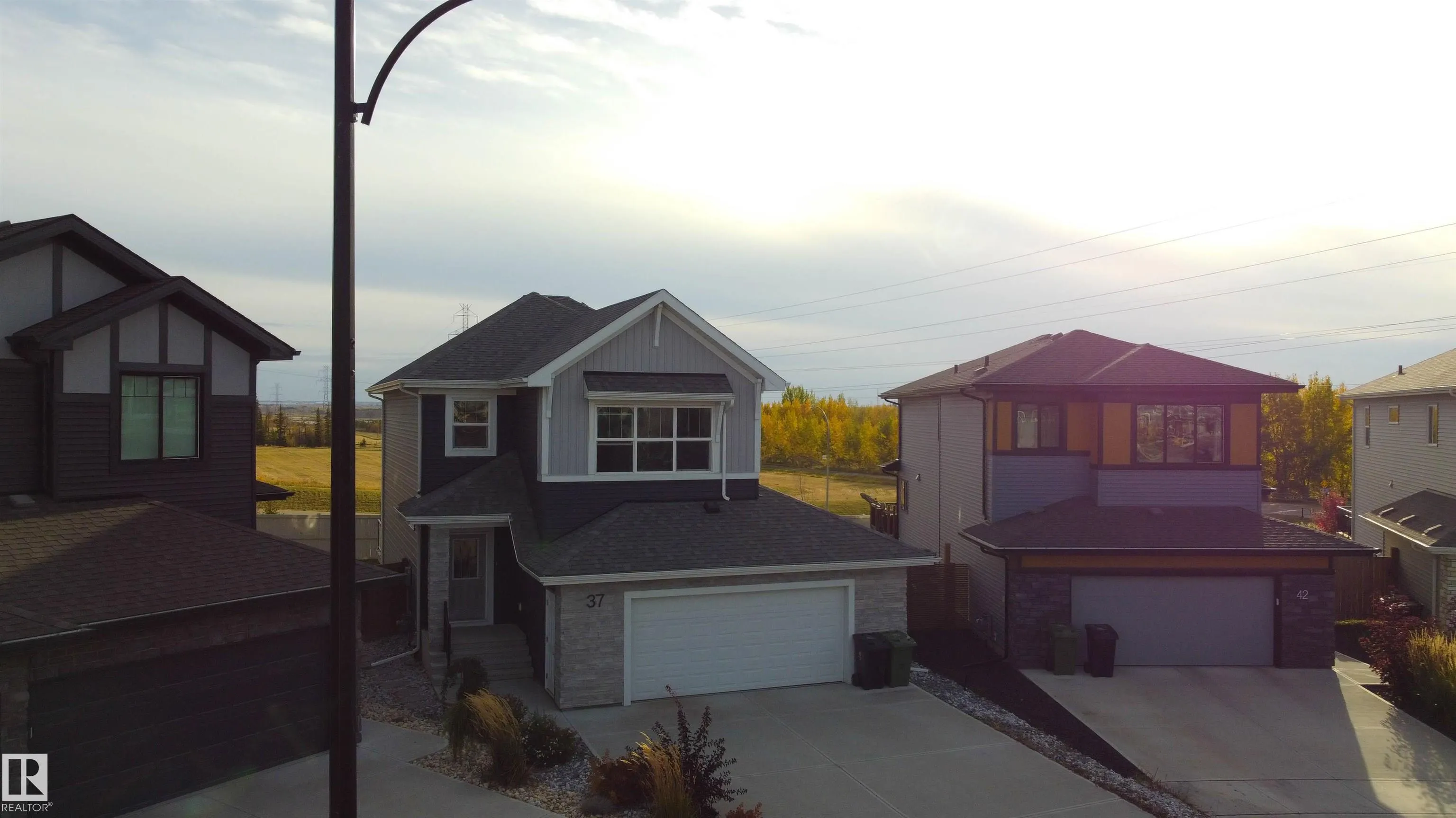 37 WILDROSE Court