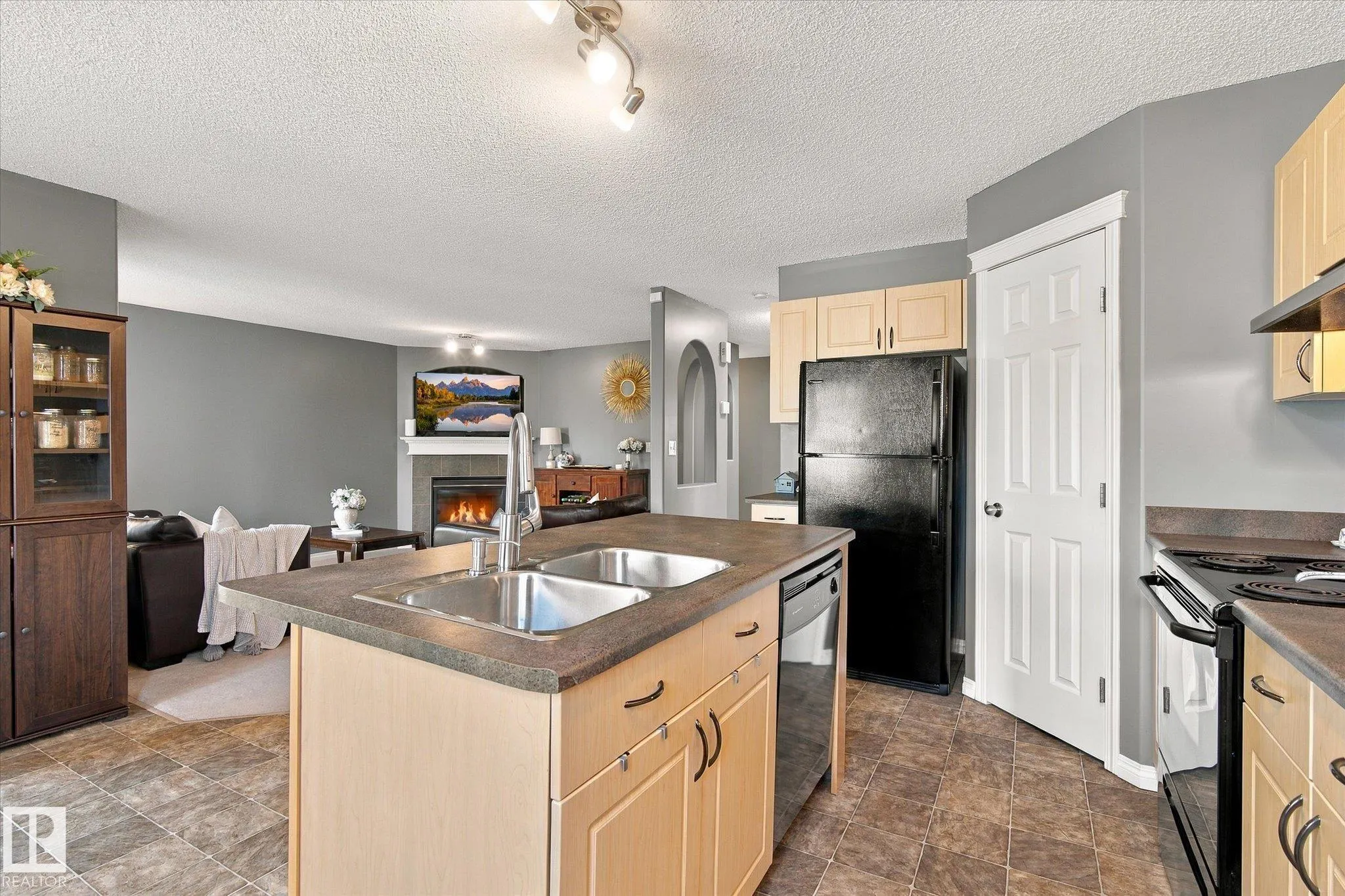 287 Westwood Pointe