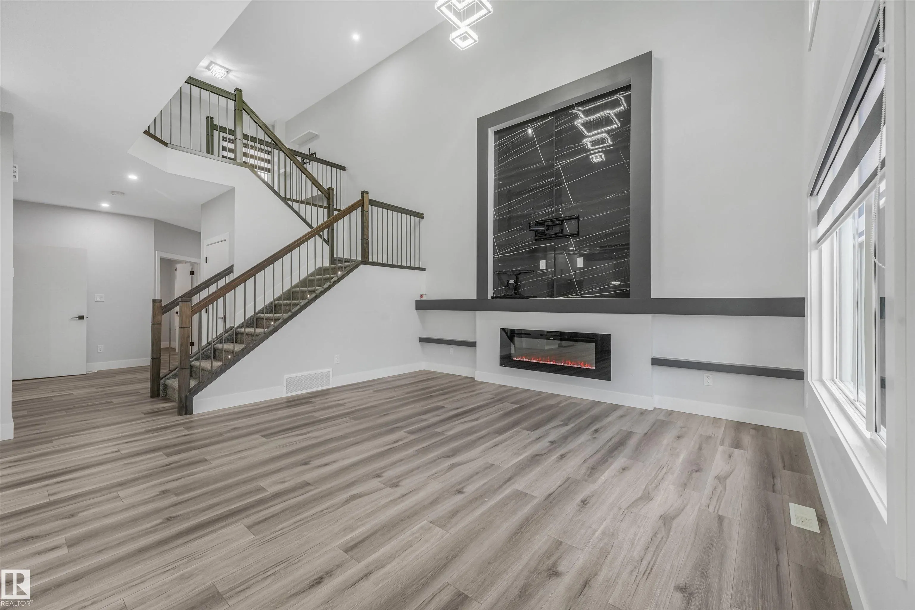 3207 160 Street