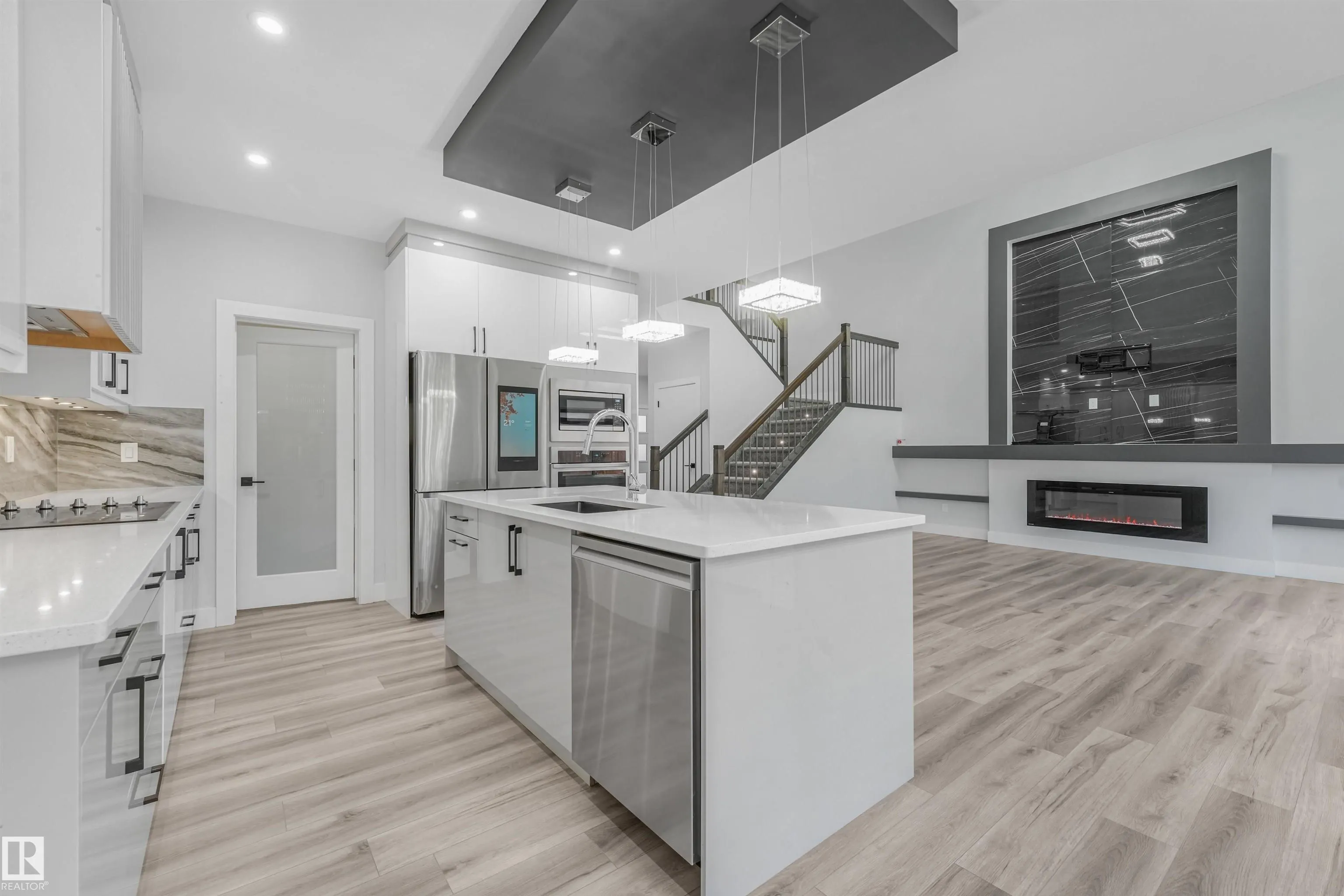 3207 160 Street