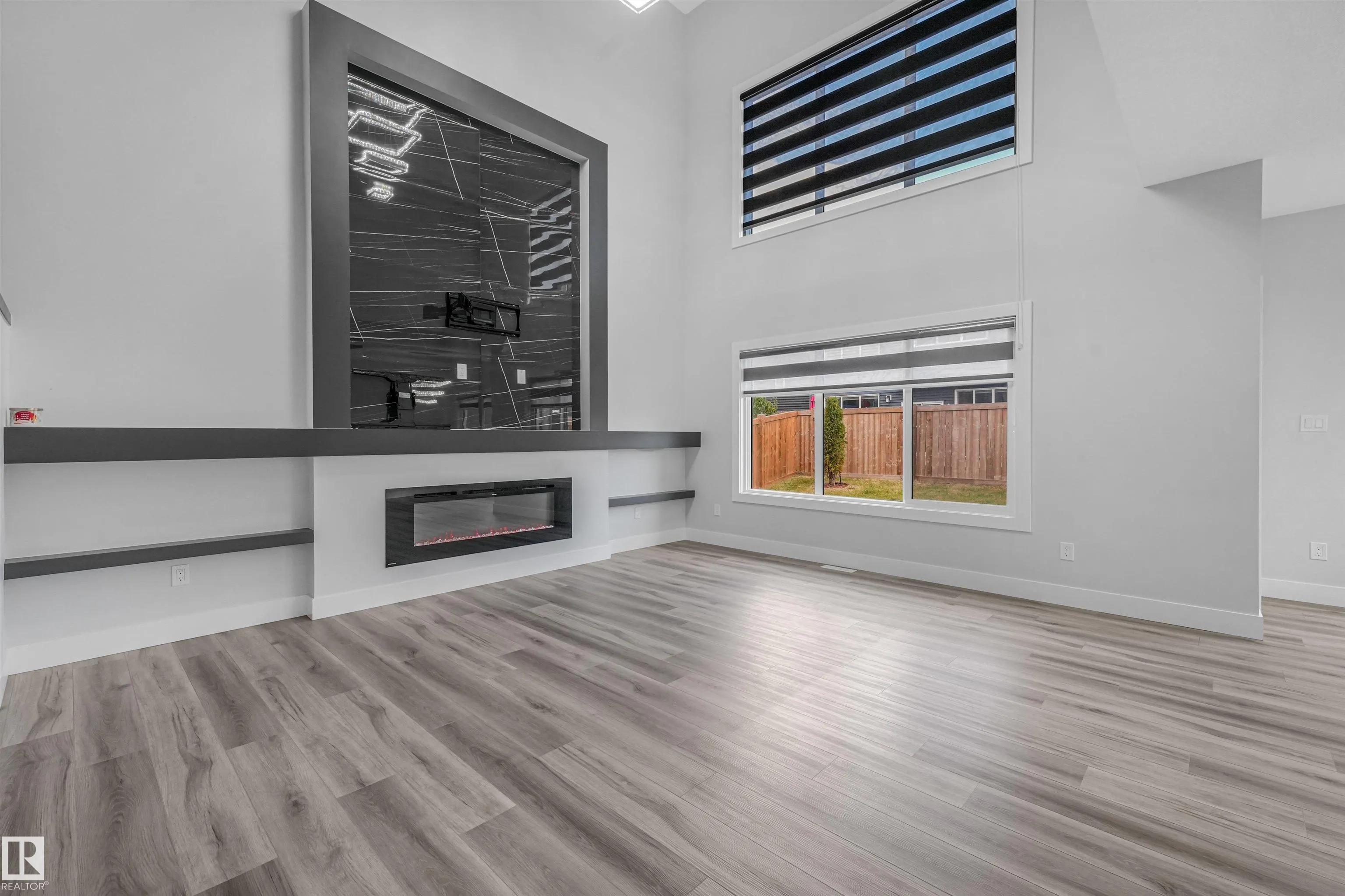 3207 160 Street