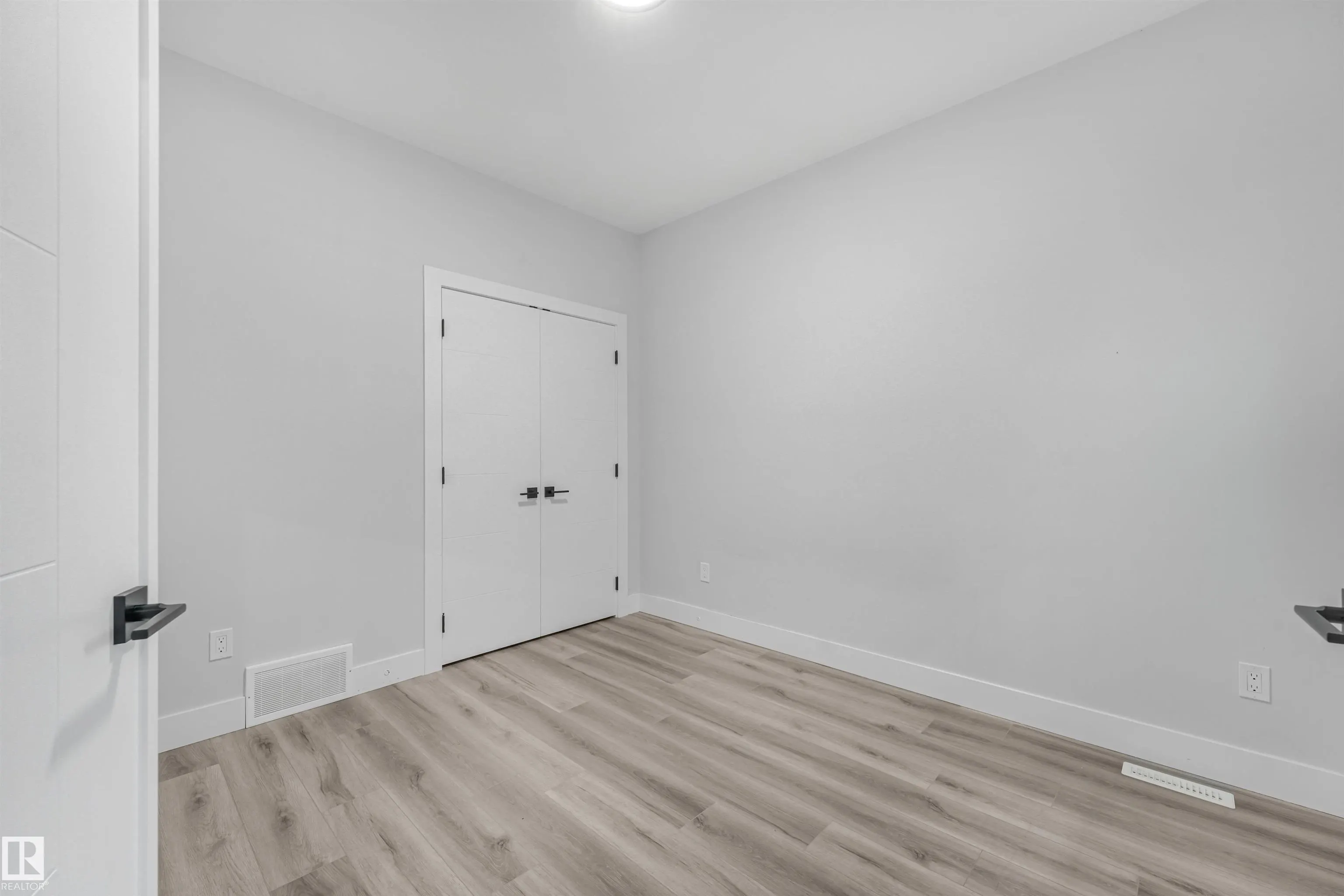 3207 160 Street
