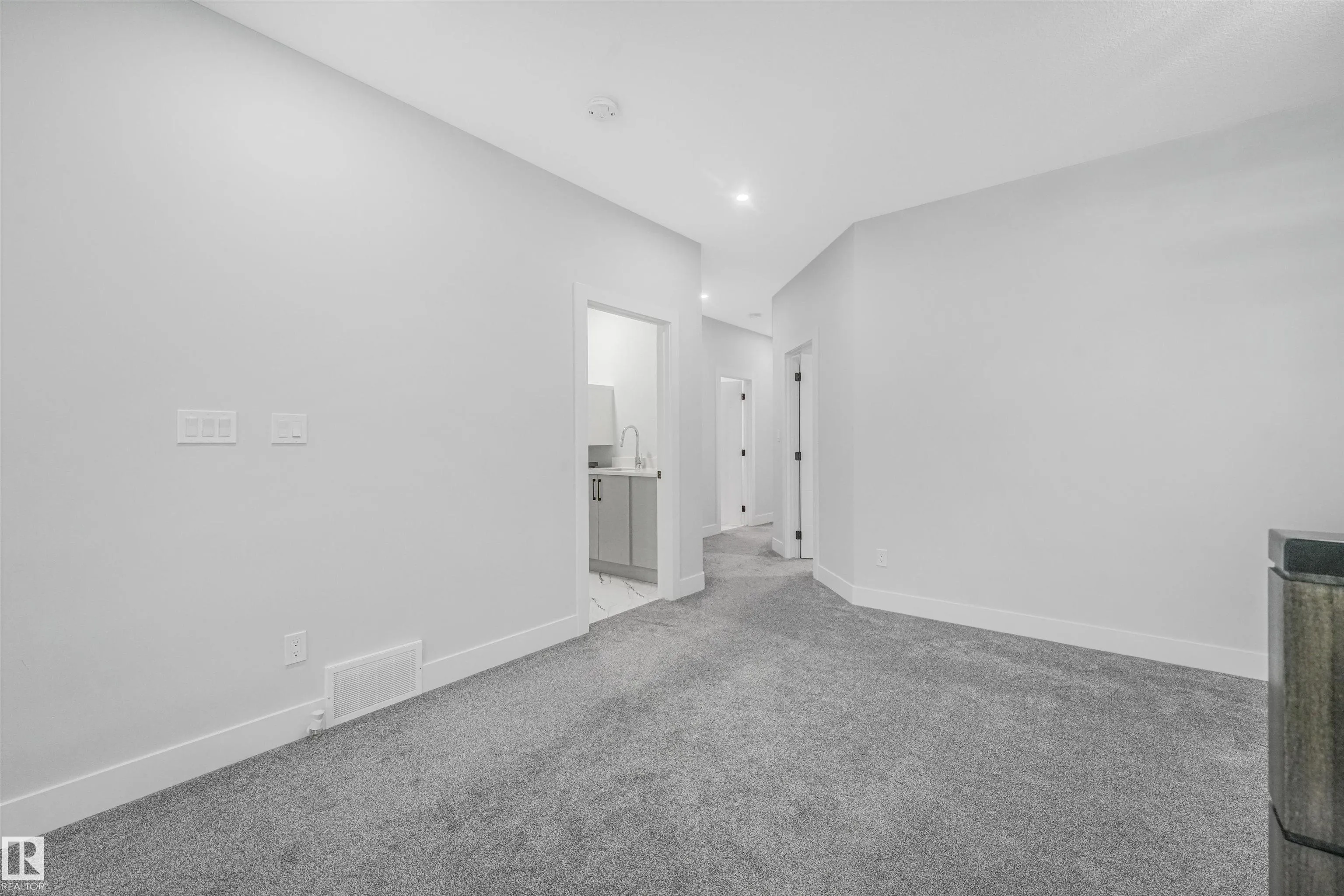 3207 160 Street