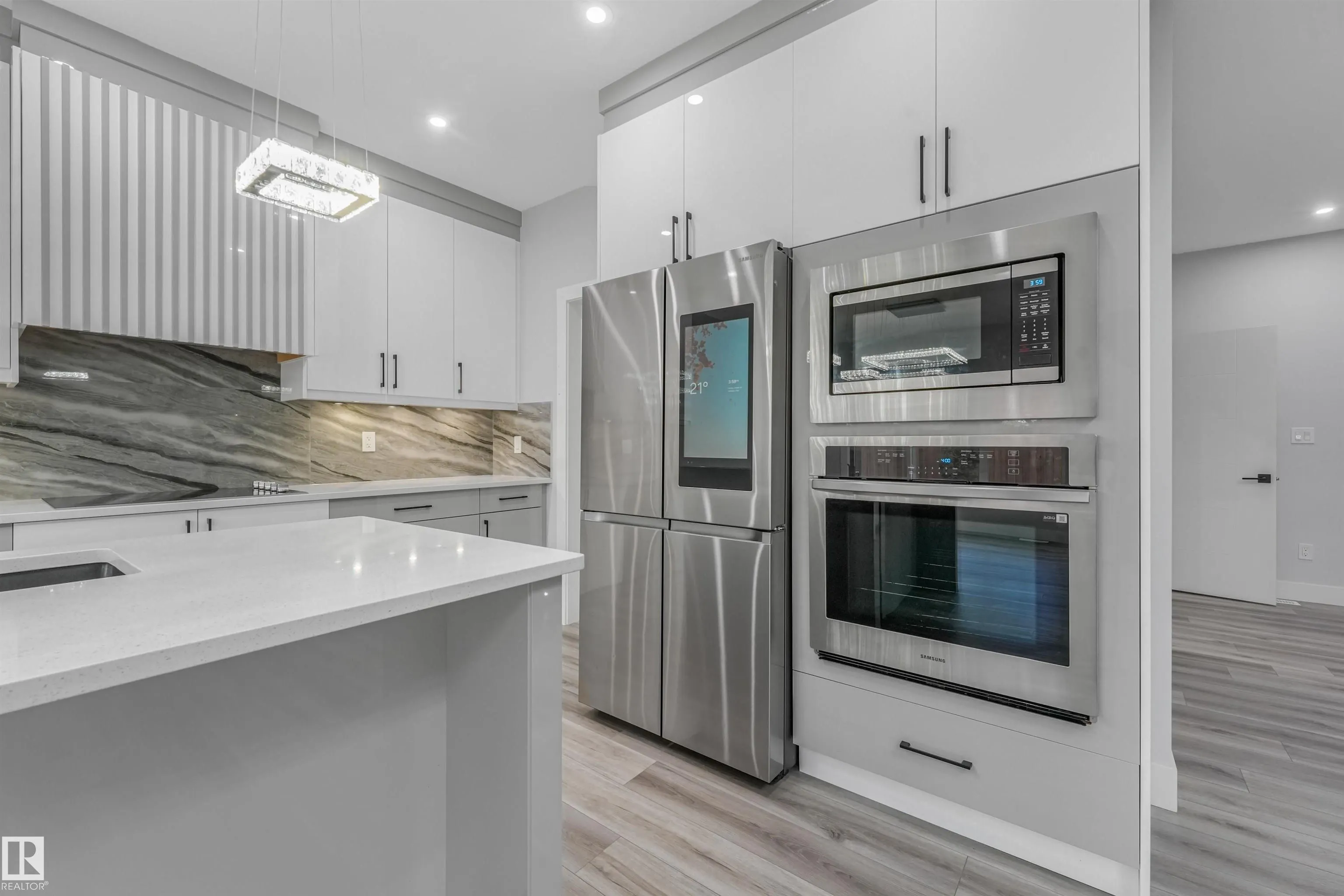 3207 160 Street