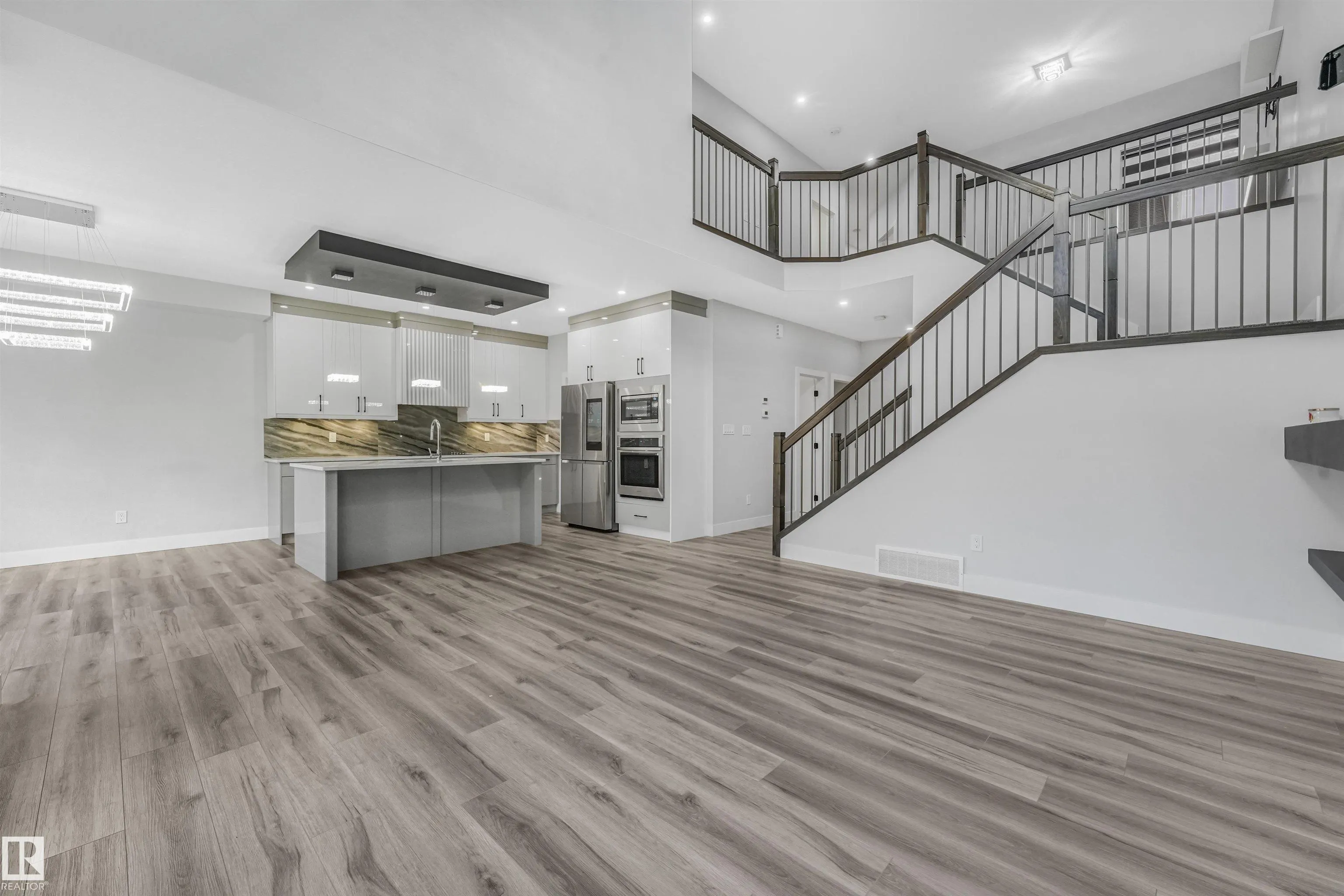 3207 160 Street