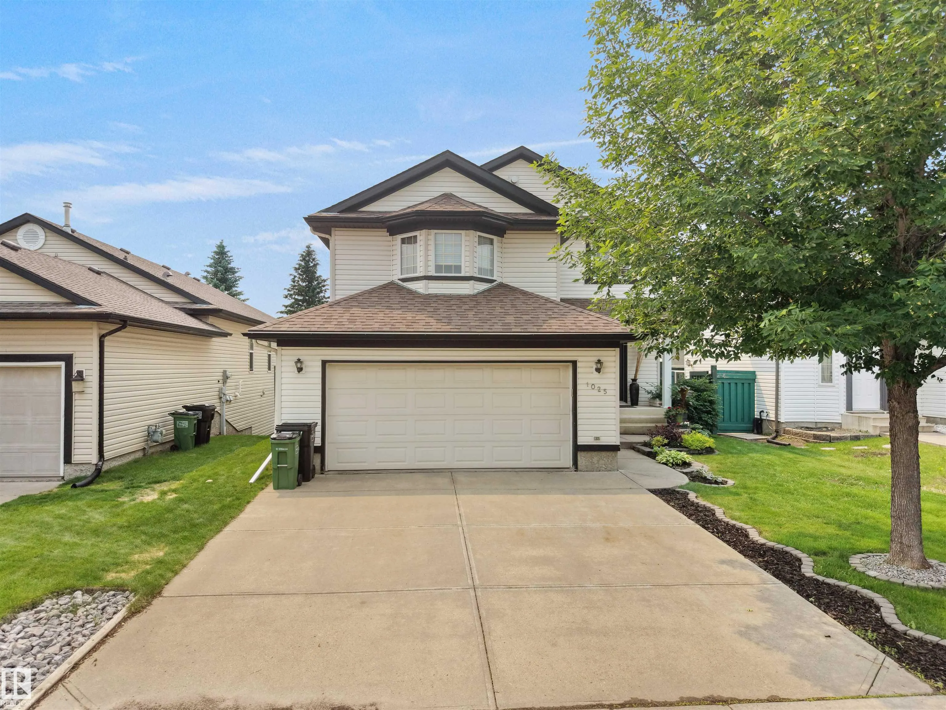 1025 GRAHAM Crest