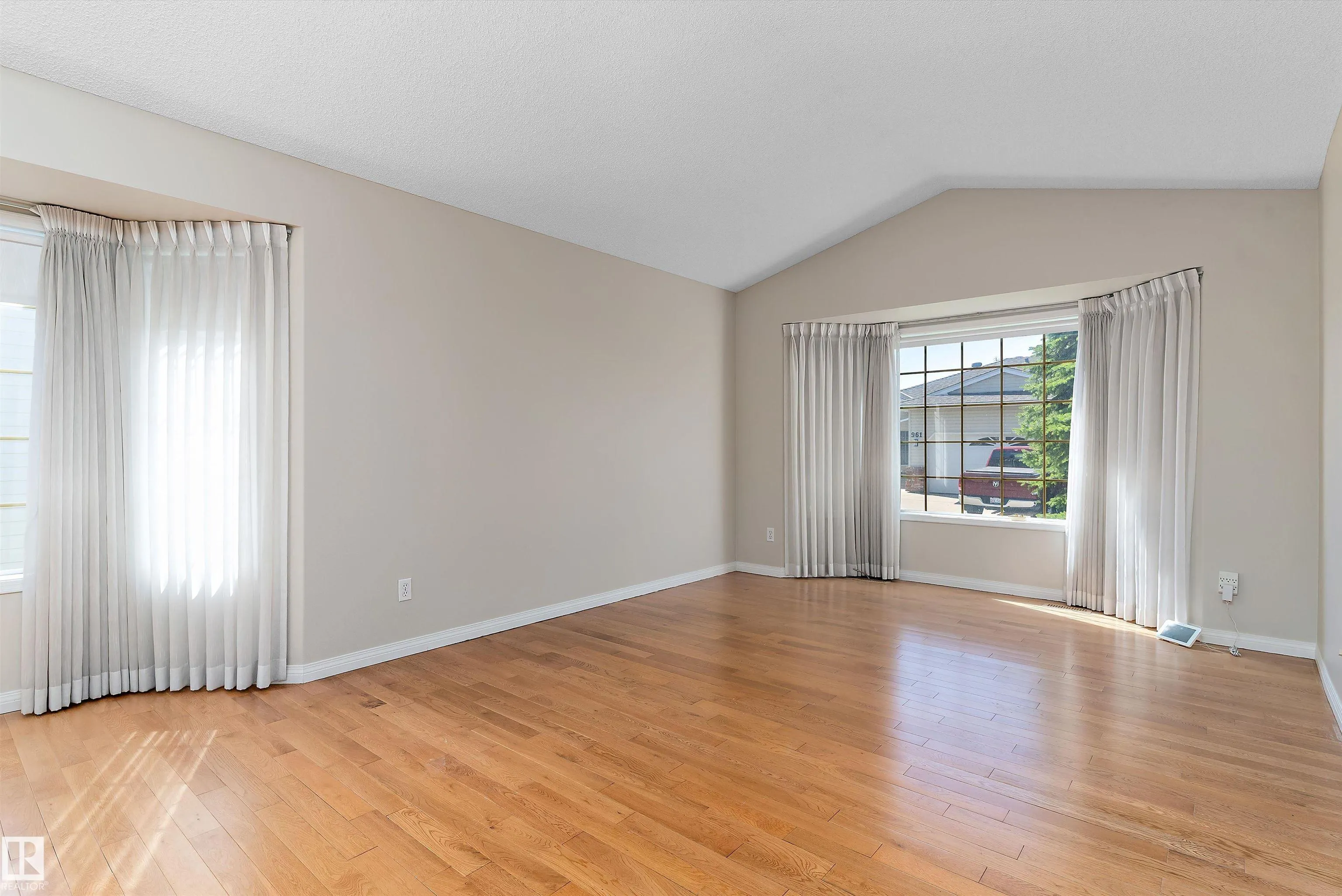 933 YOUVILLE Drive