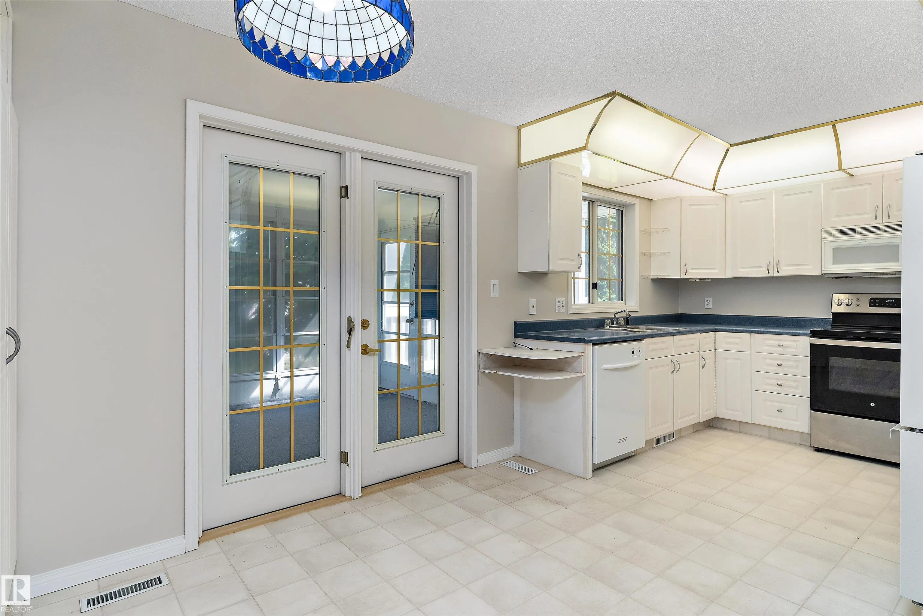933 YOUVILLE Drive