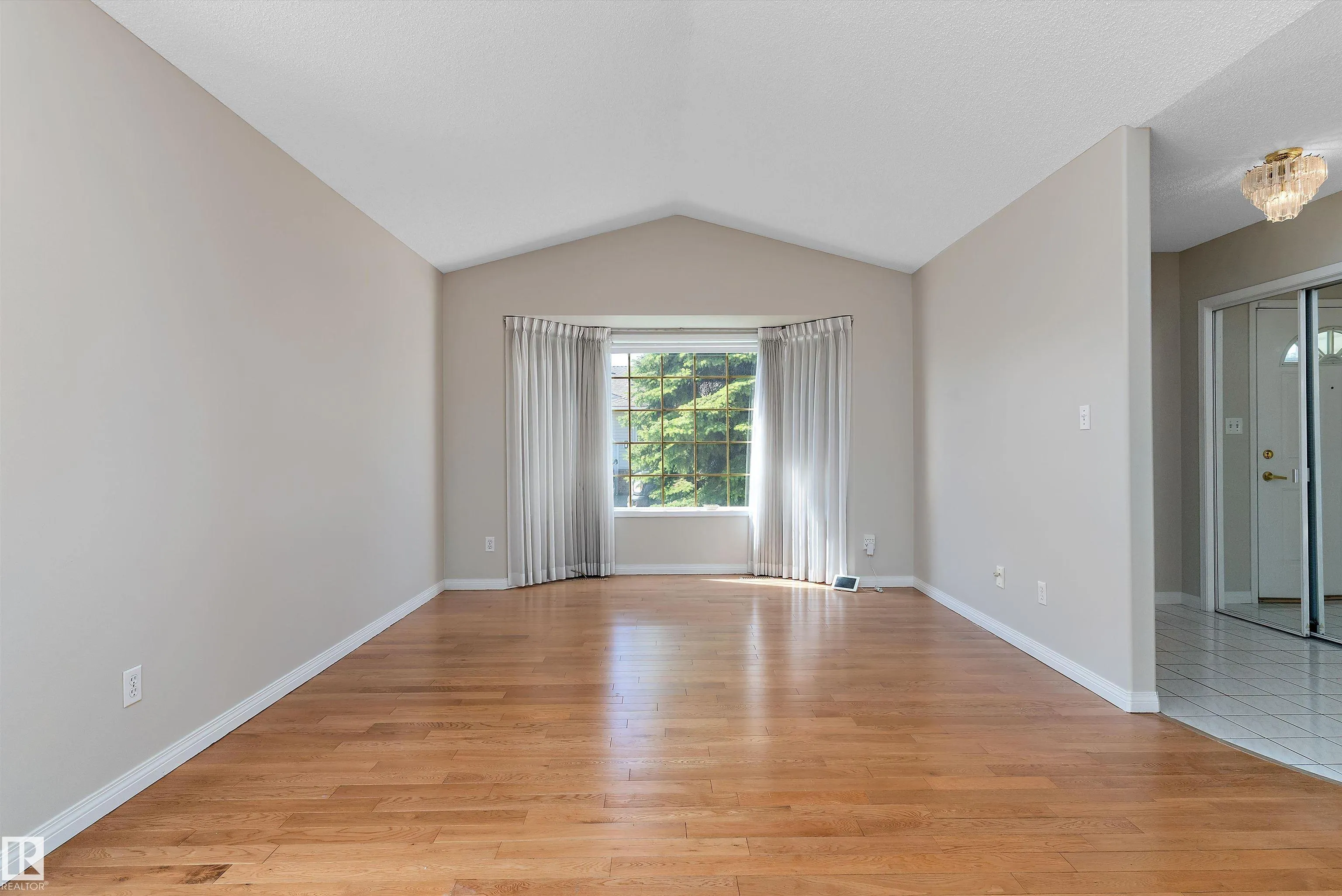 933 YOUVILLE Drive