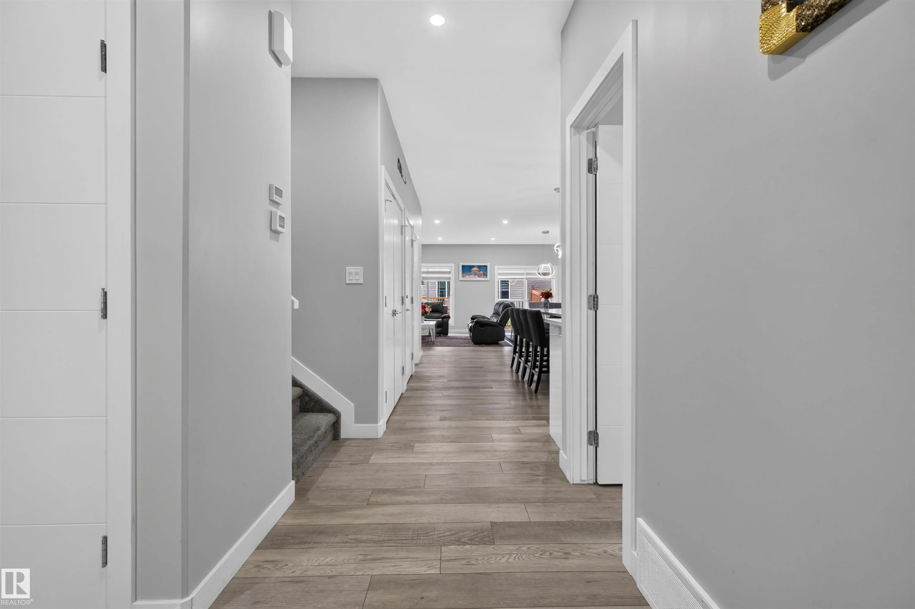 452 ROBERTS Crescent