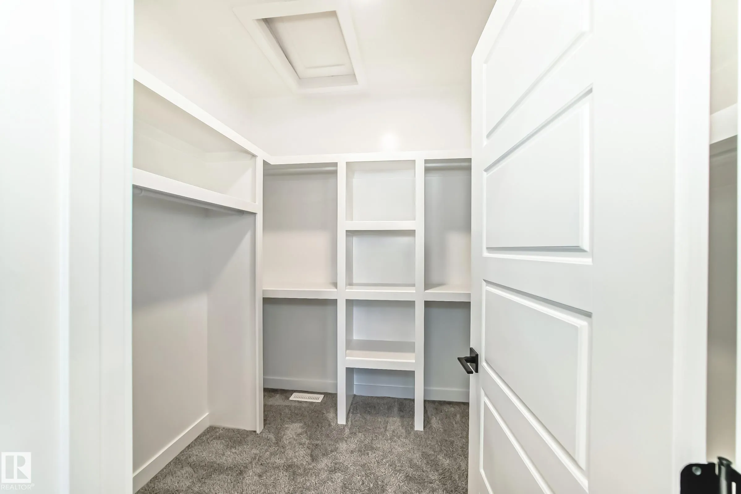341 ROBERTS Wynd