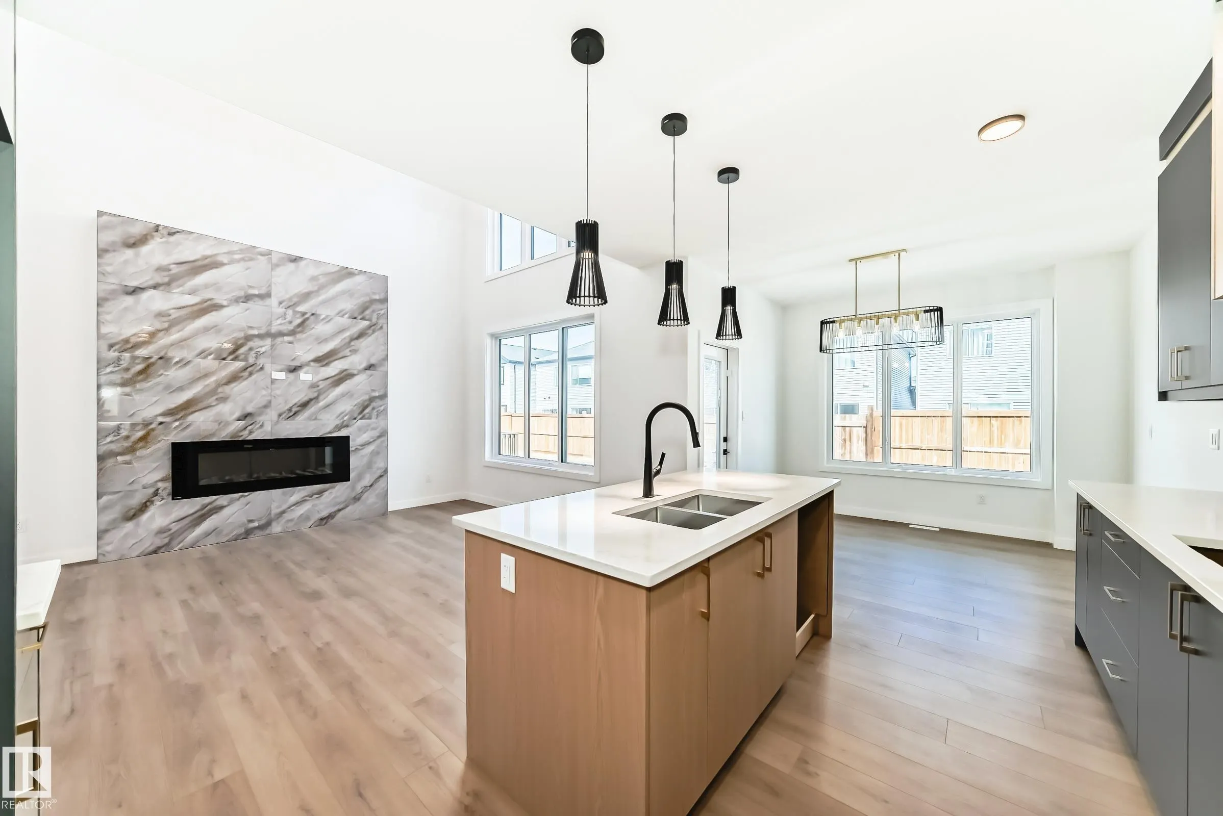 341 ROBERTS Wynd